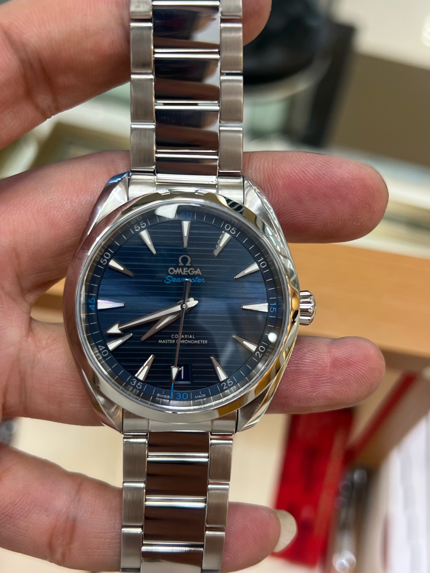 Omega 220.10.41.21.03.001