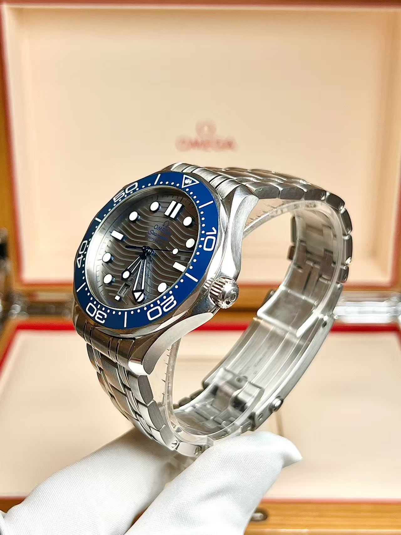 Omega 210.30.42.20.06.001 detail 5