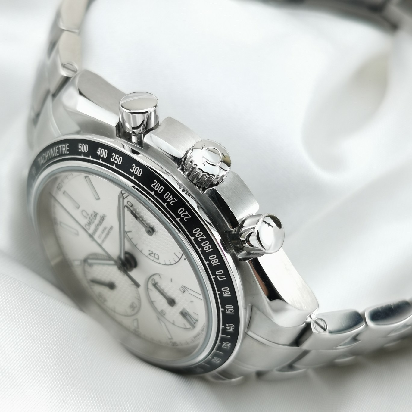 Omega 326.30.40.50.02.001 detail 6