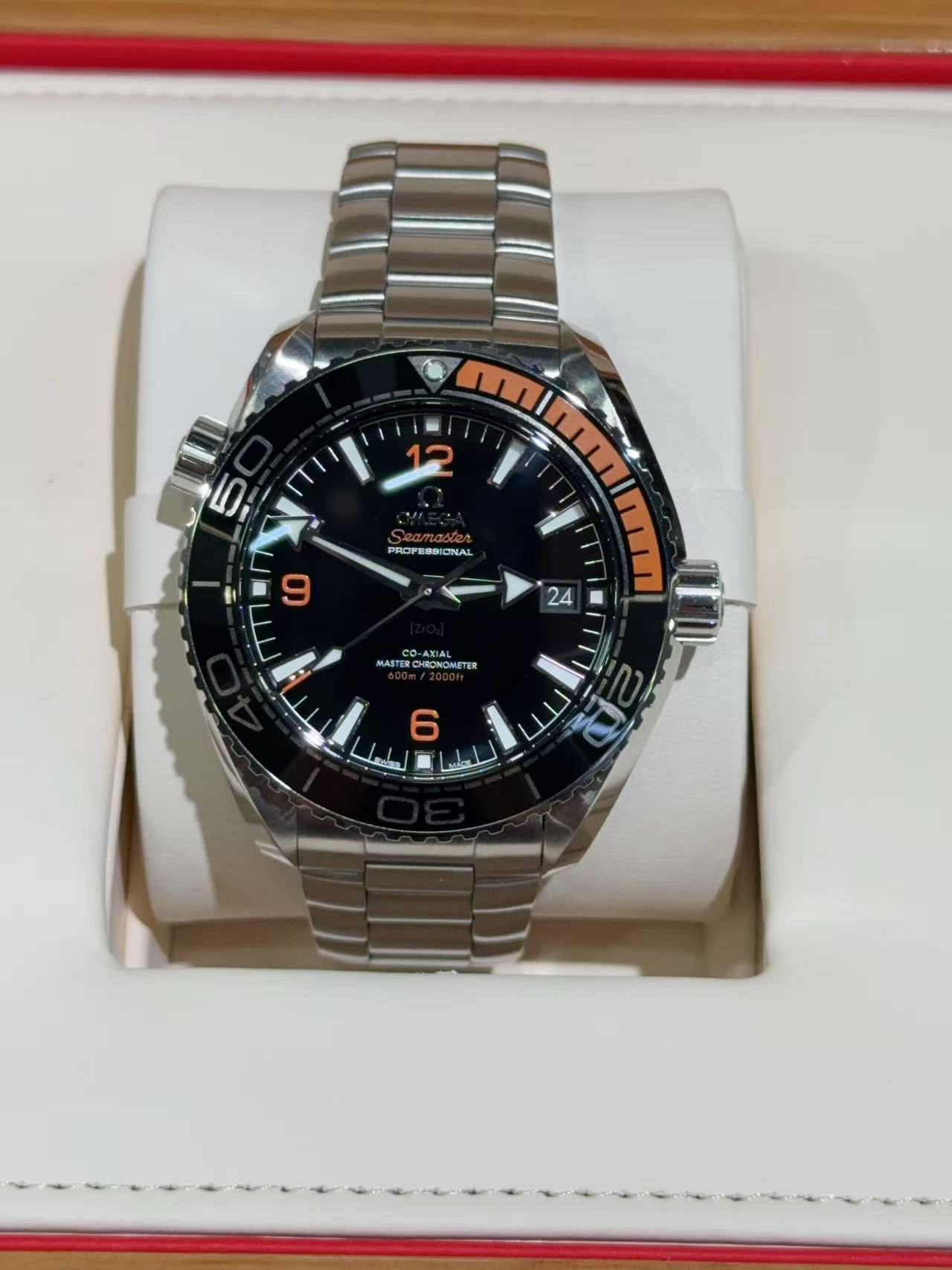Omega 215.30.44.21.01.002 detail 4
