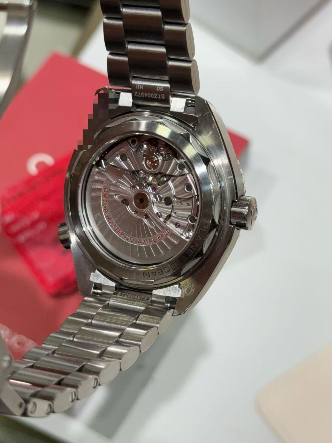 Omega 215.30.44.21.01.002 detail 6