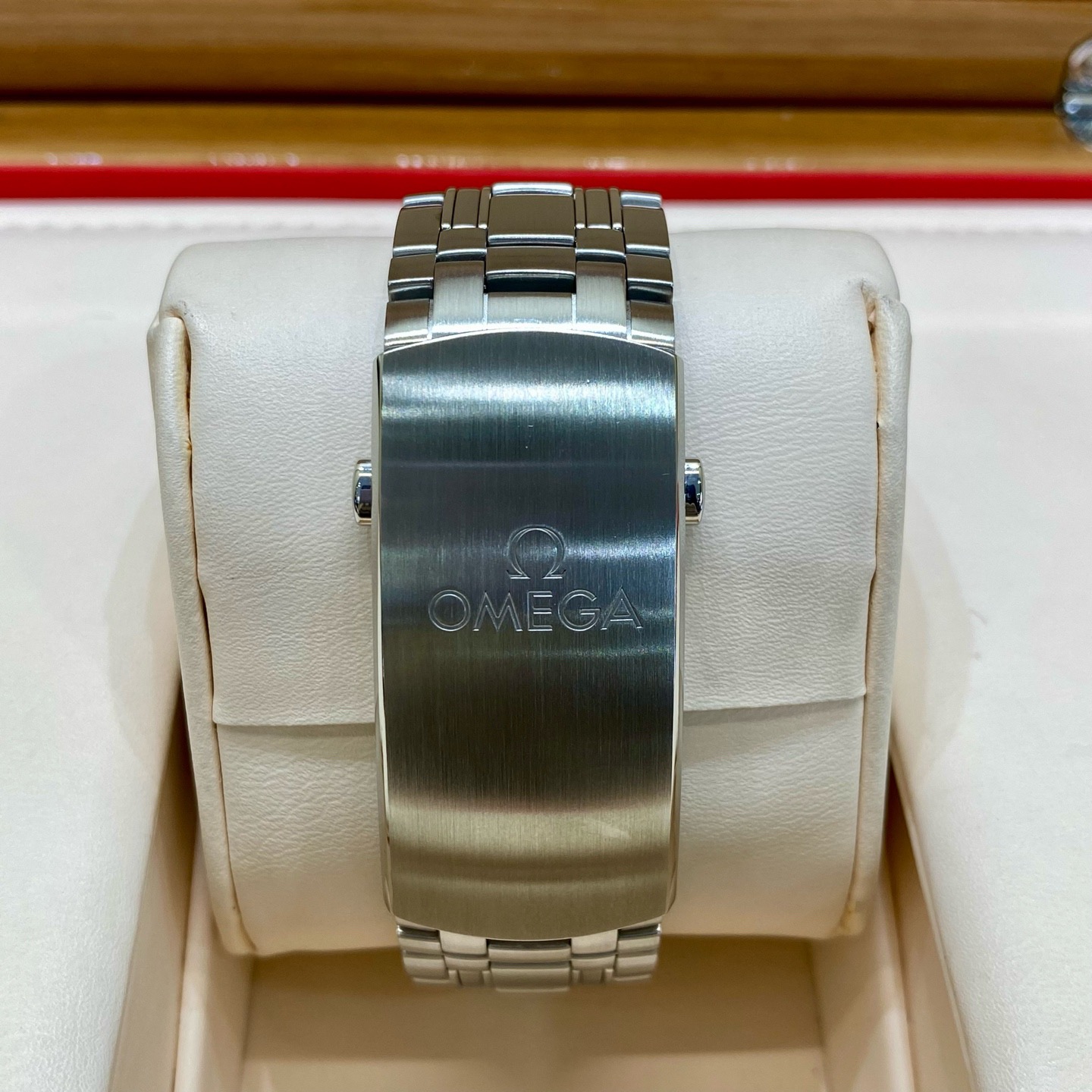 Omega 210.30.42.20.10.001 detail 4