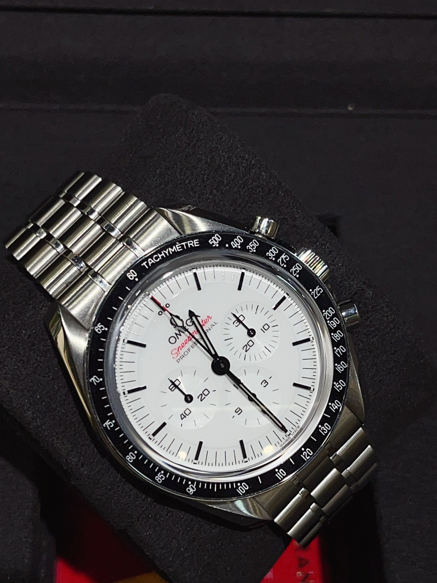 Omega 310.30.42.50.04.001 detail 1