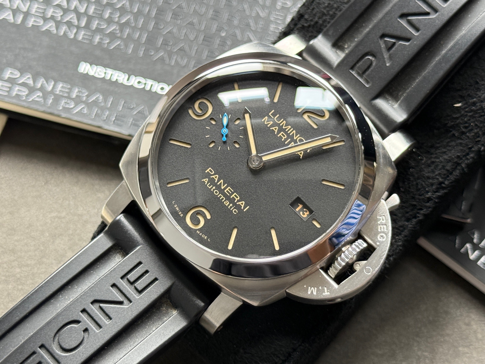 Panerai PAM01312 detail 1