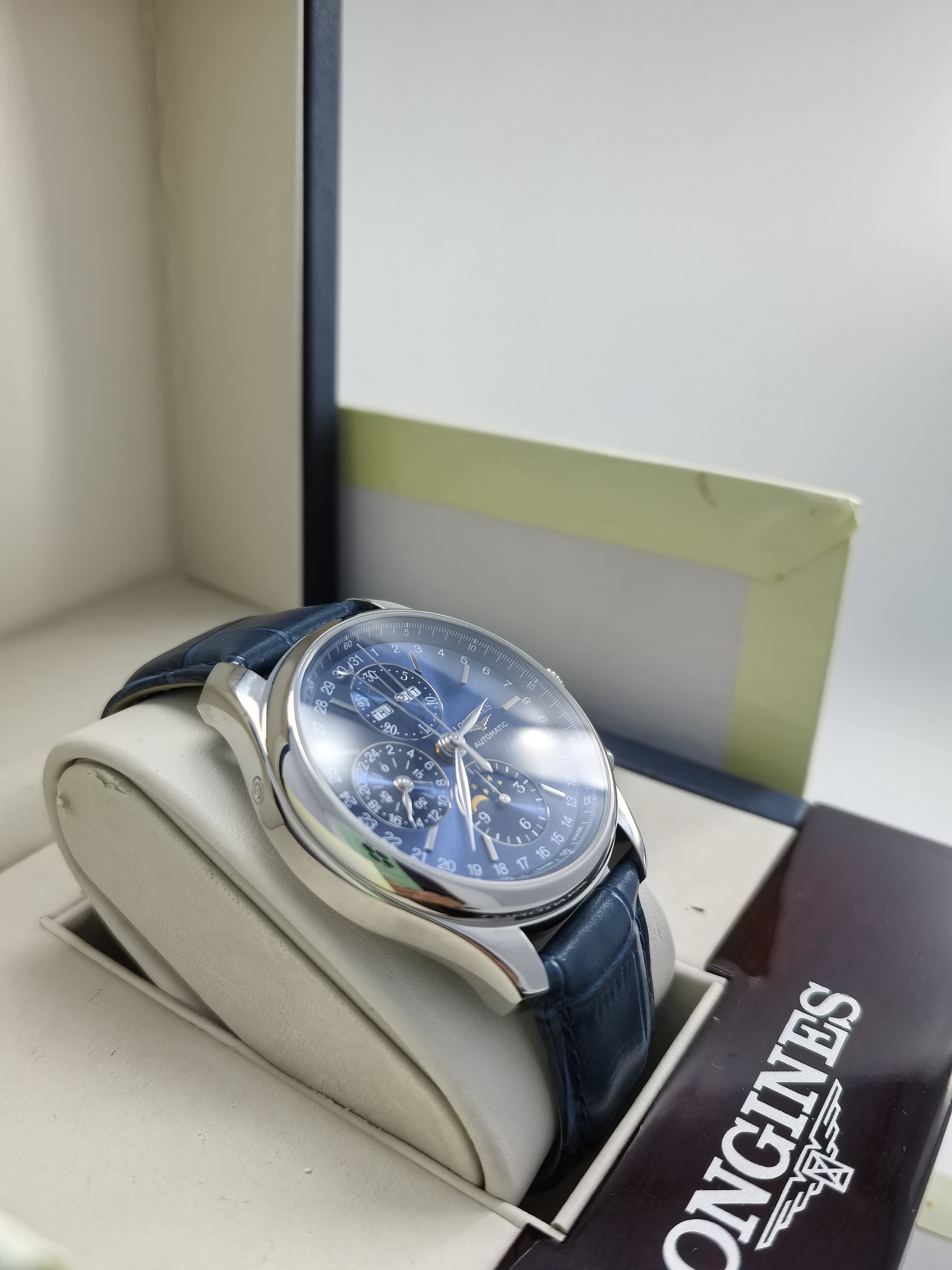 Longines L2.773.4.92.0 detail 2