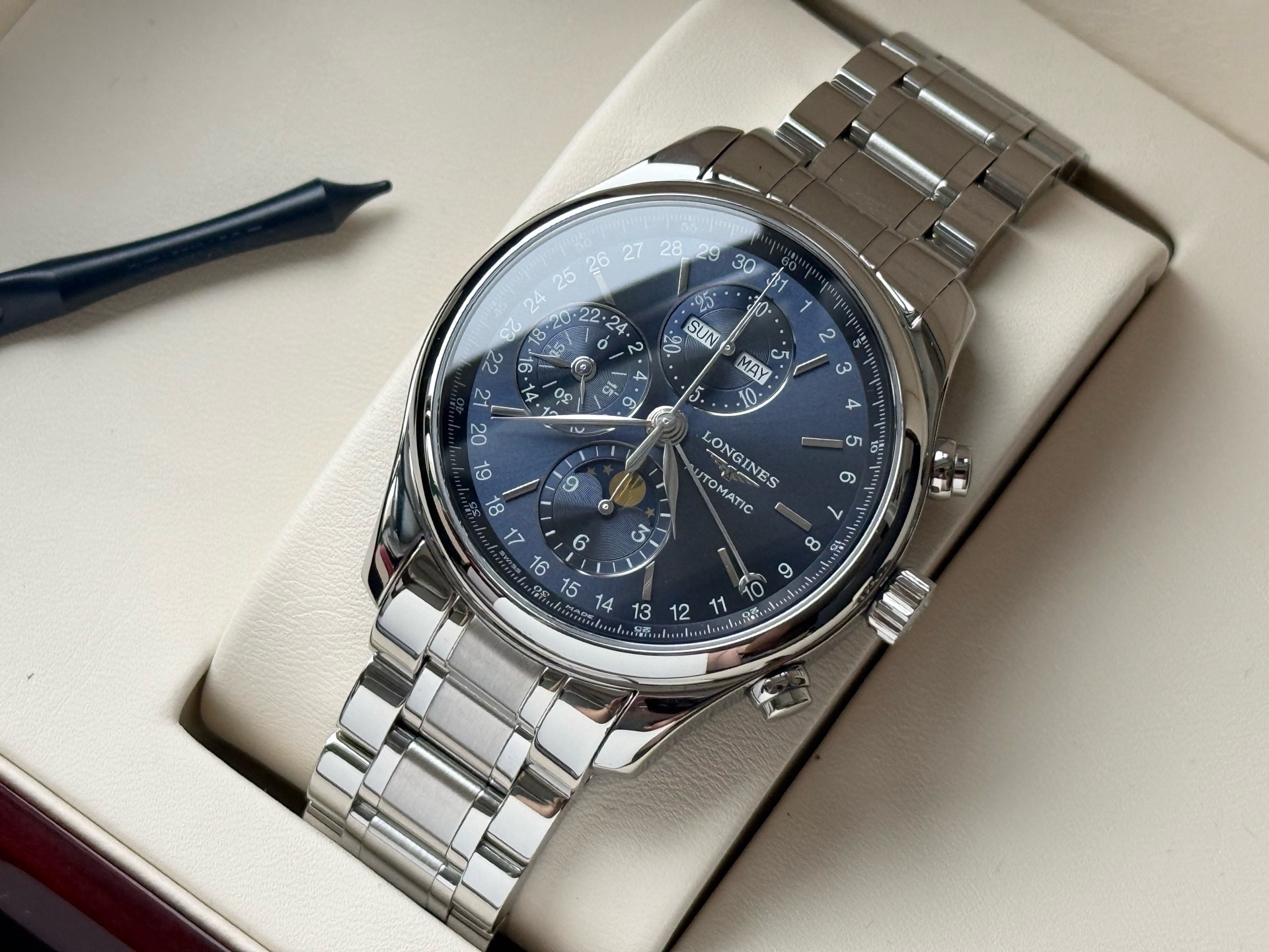 Longines L2.773.4.92.6 detail 2