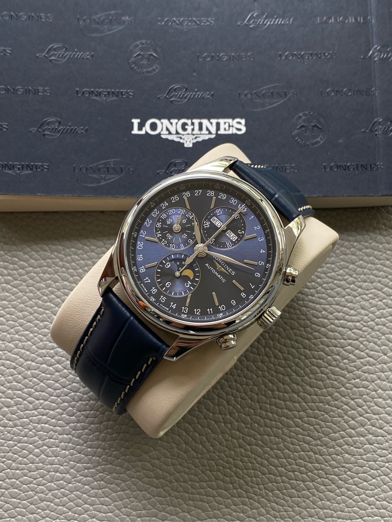 Longines L2.773.4.92.0 detail 1