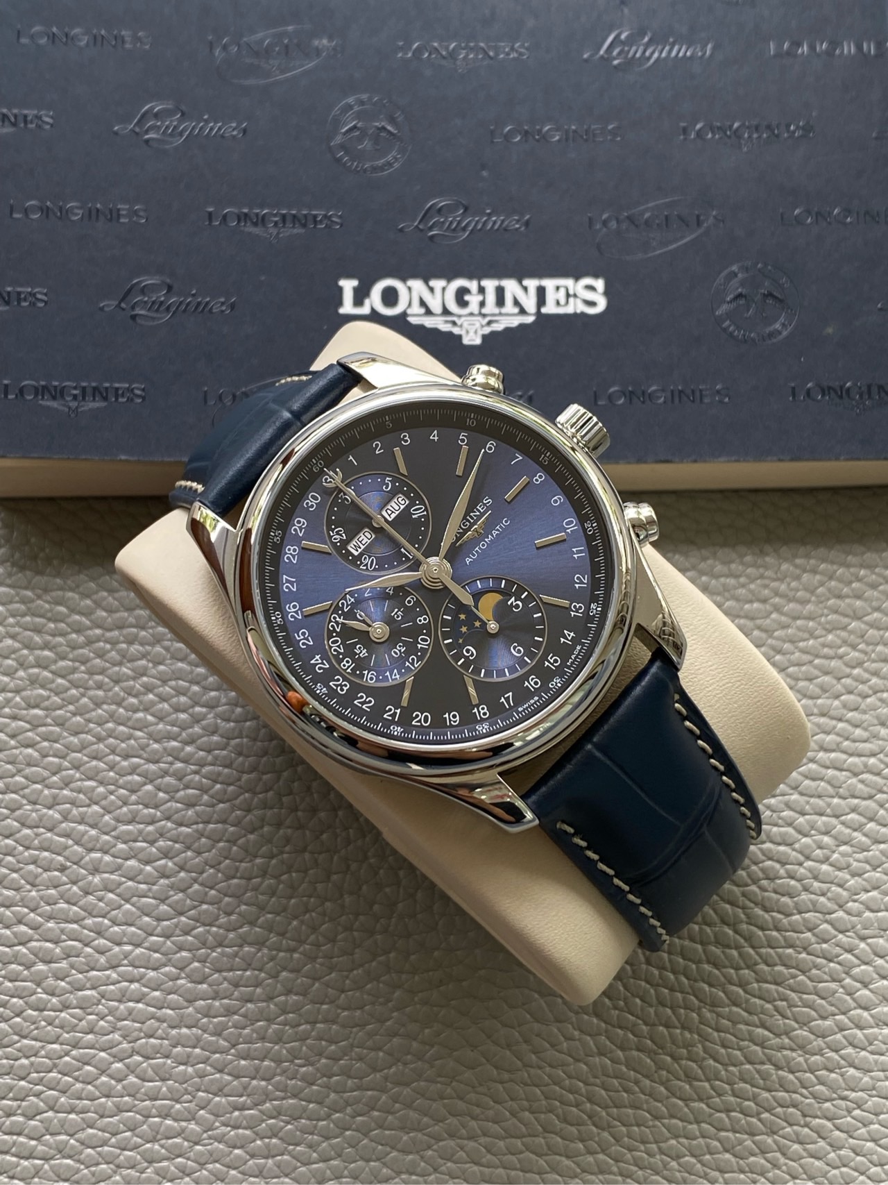 Longines L2.773.4.92.0 detail 3