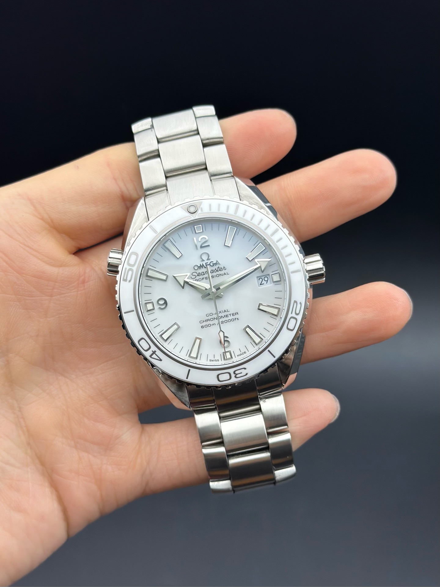 Omega 232.30.42.21.04.001 detail 1