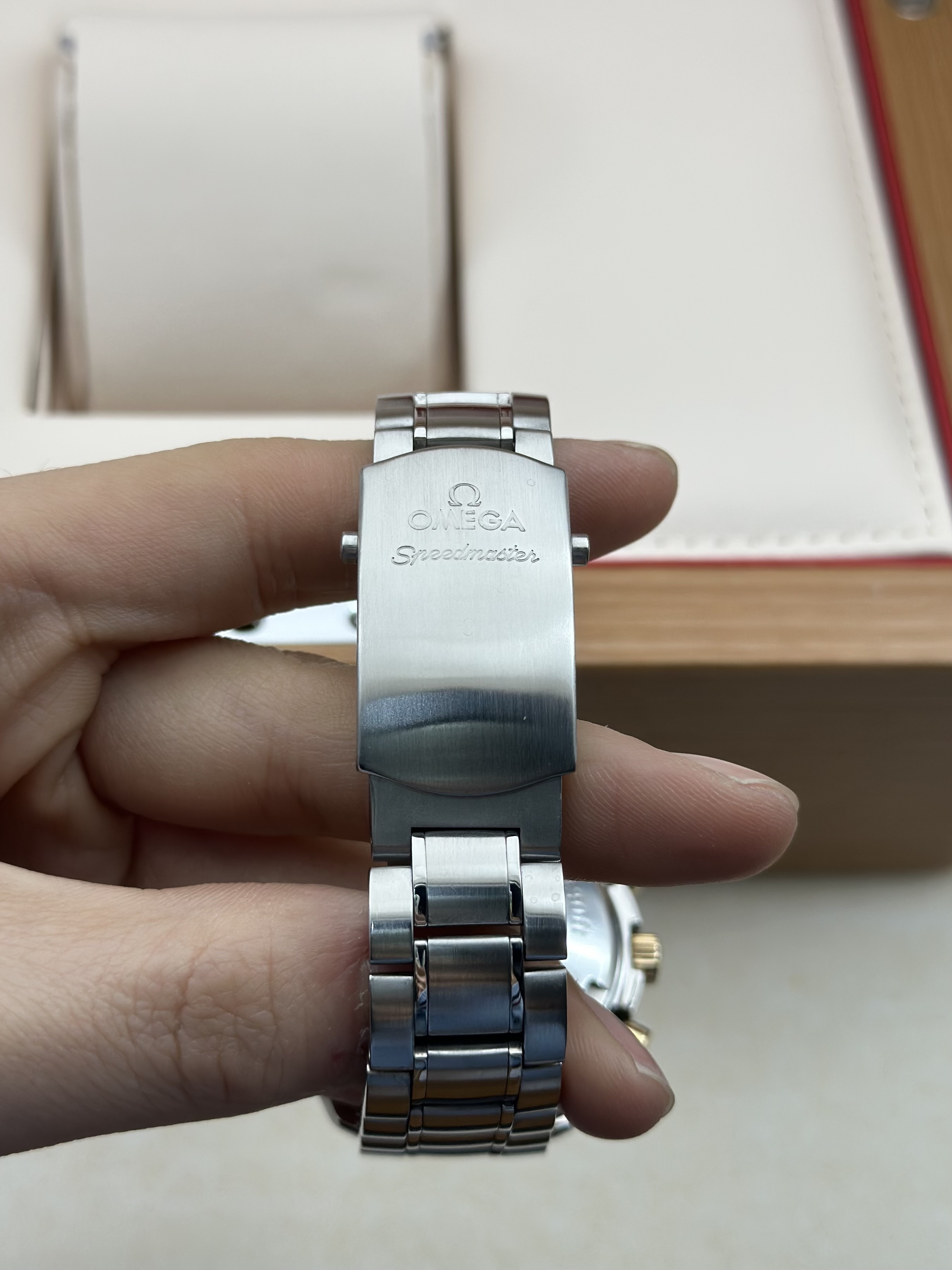 Omega 323.21.40.44.02.001 detail 4