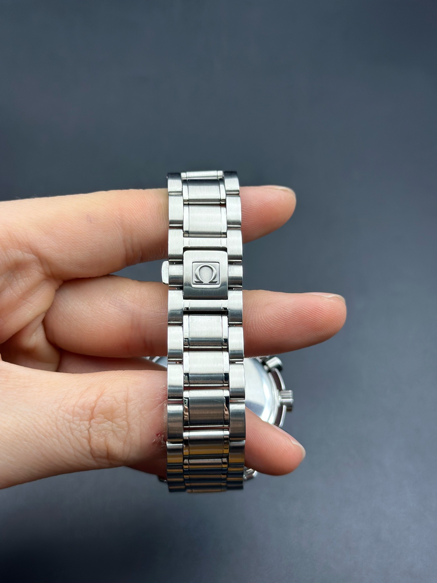 Omega 3523.30.00 detail 4