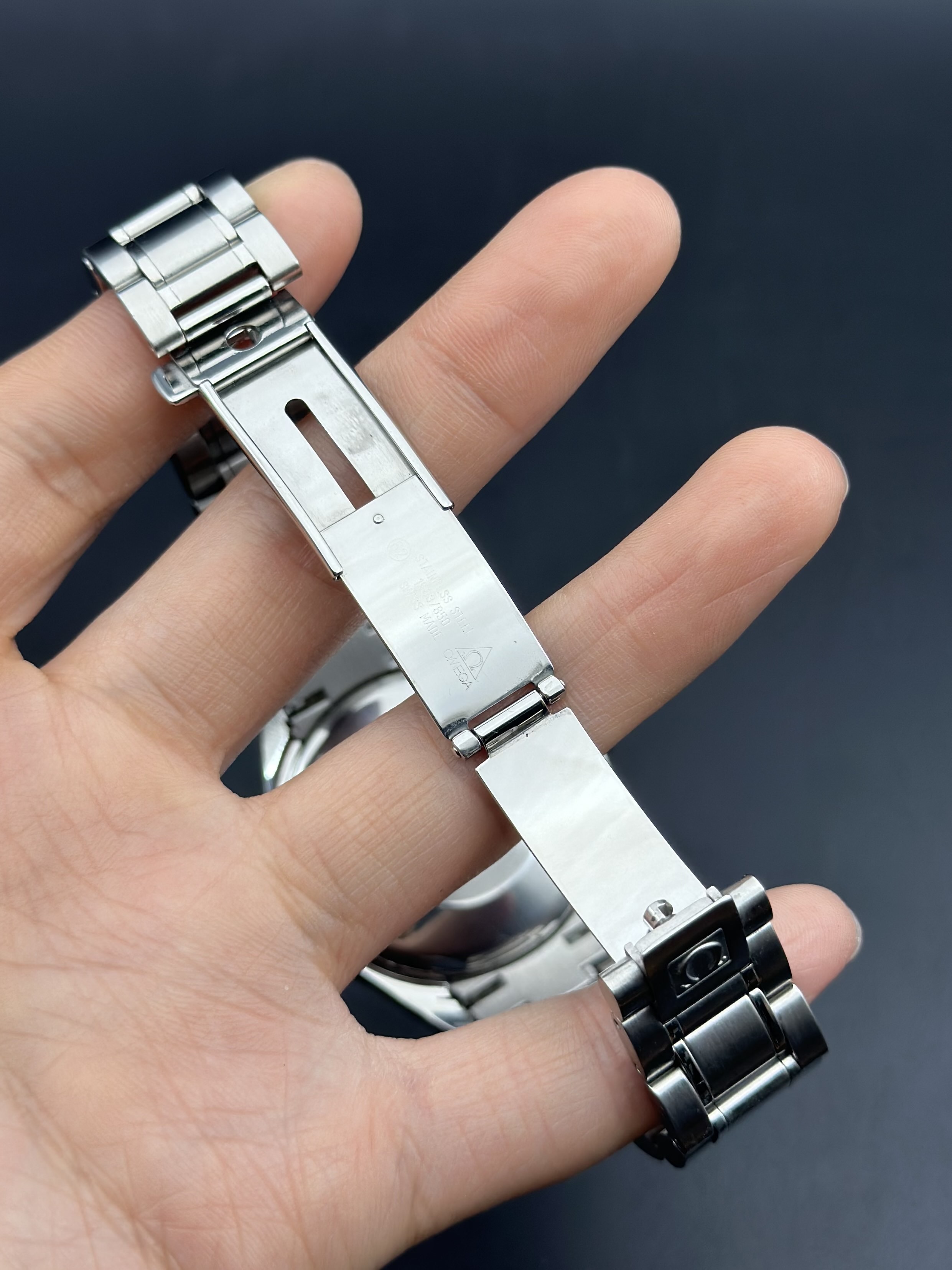 Omega 3523.30.00 detail 5