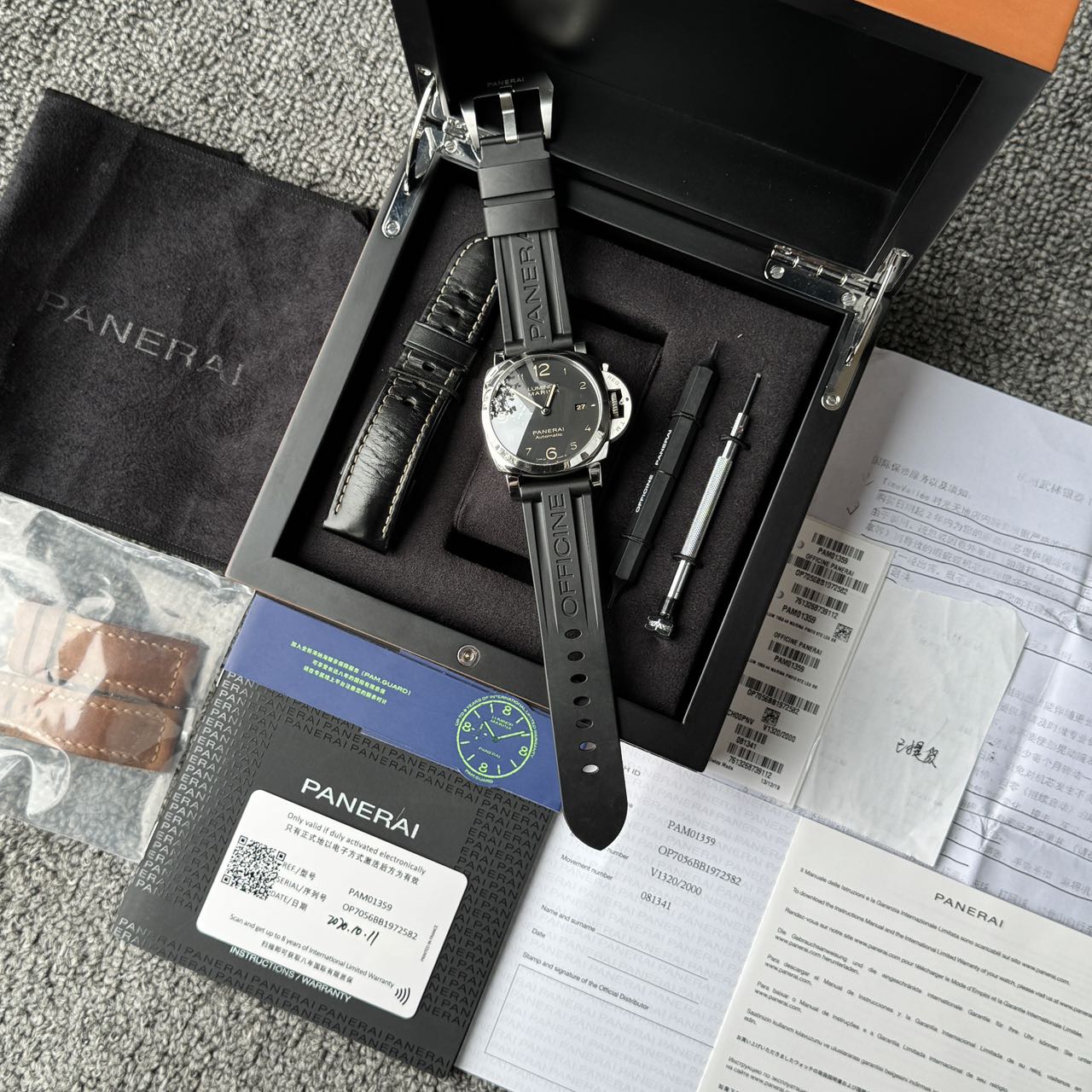 Panerai PAM01359 detail 7