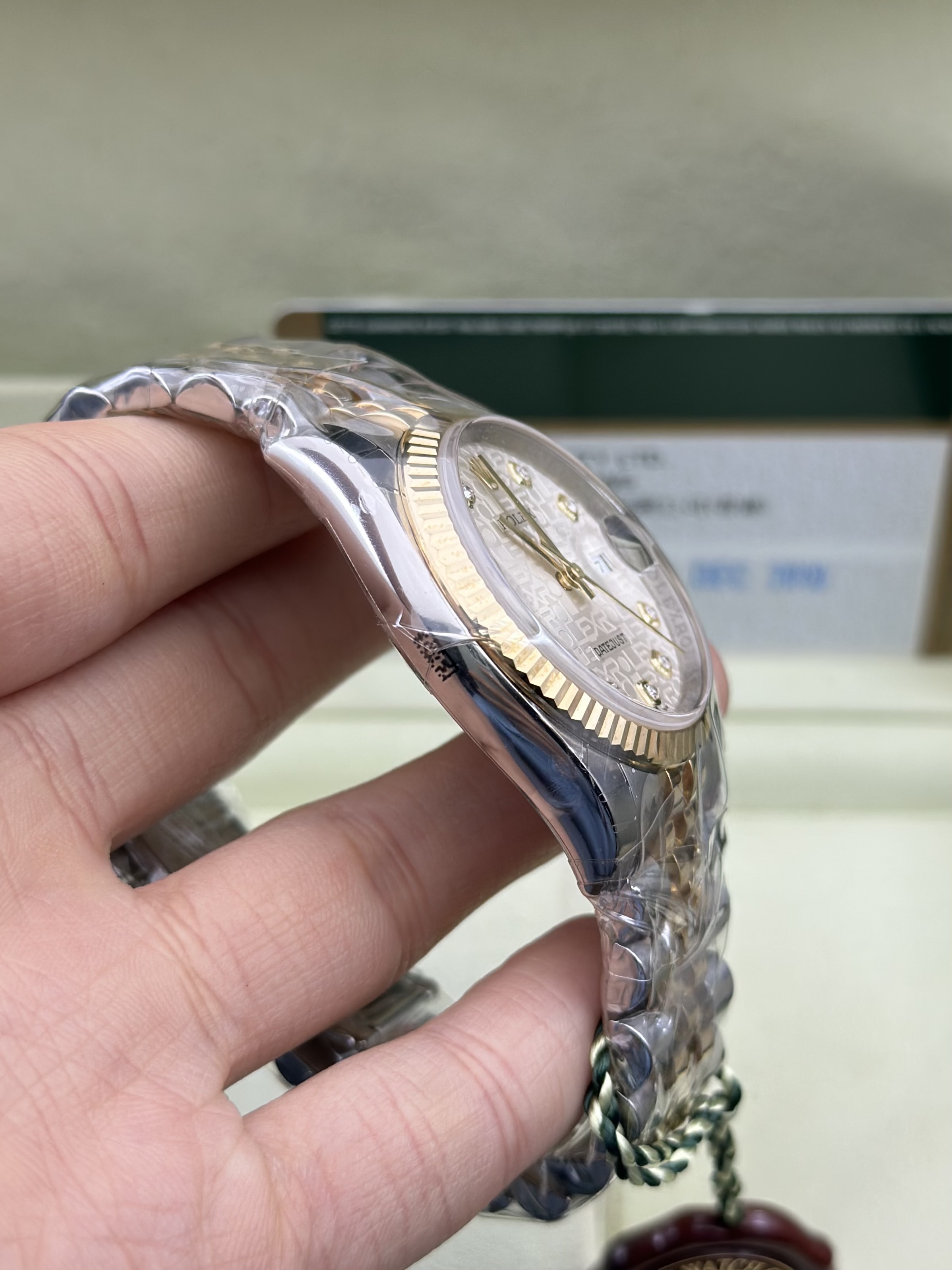 Rolex m116233 detail 2