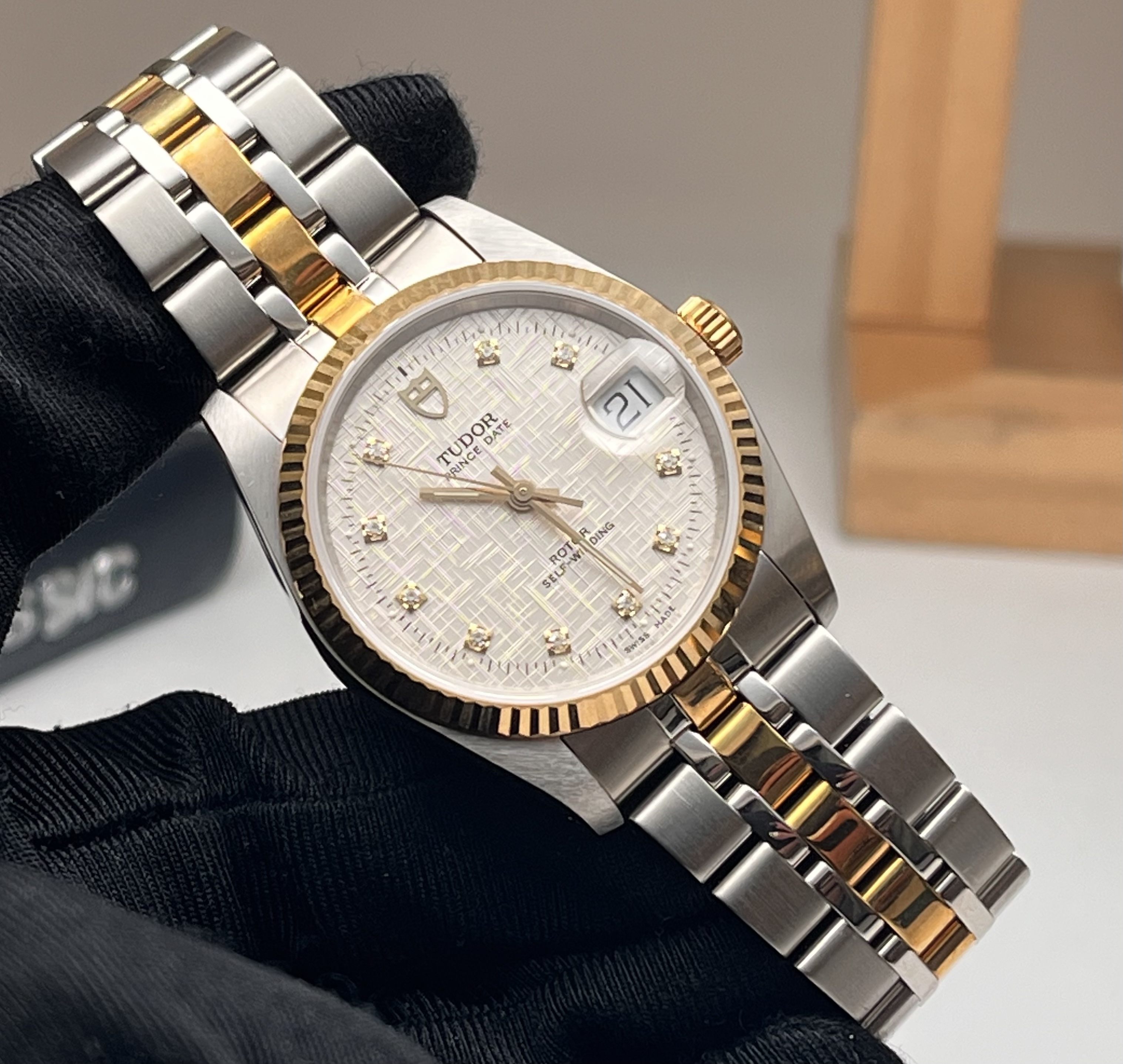 Tudor M74033-0006
