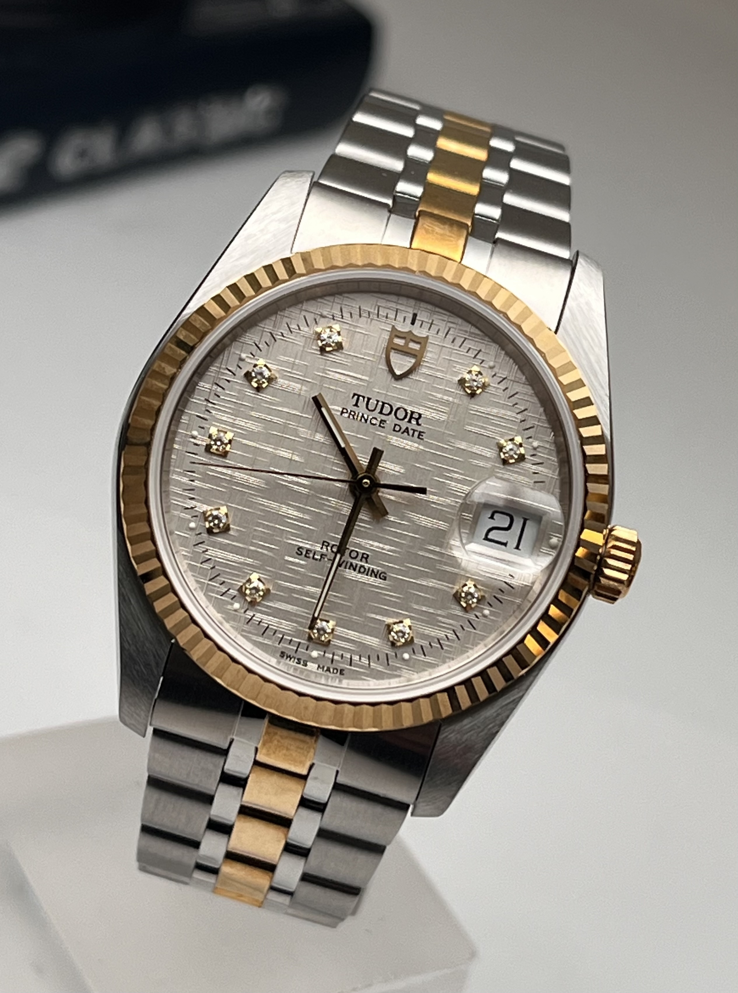 Tudor M74033-0006 detail 1