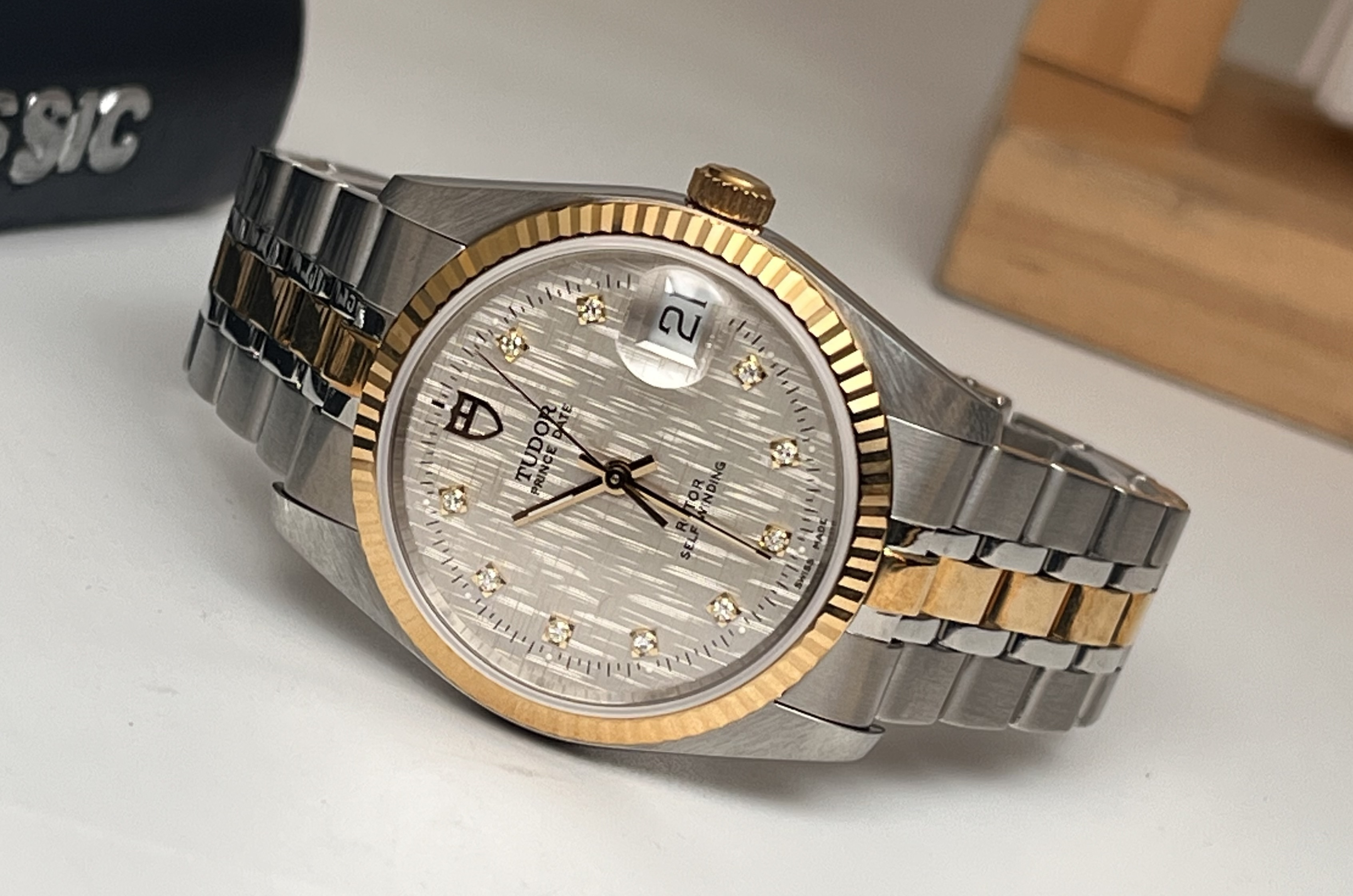 Tudor M74033-0006 detail 4