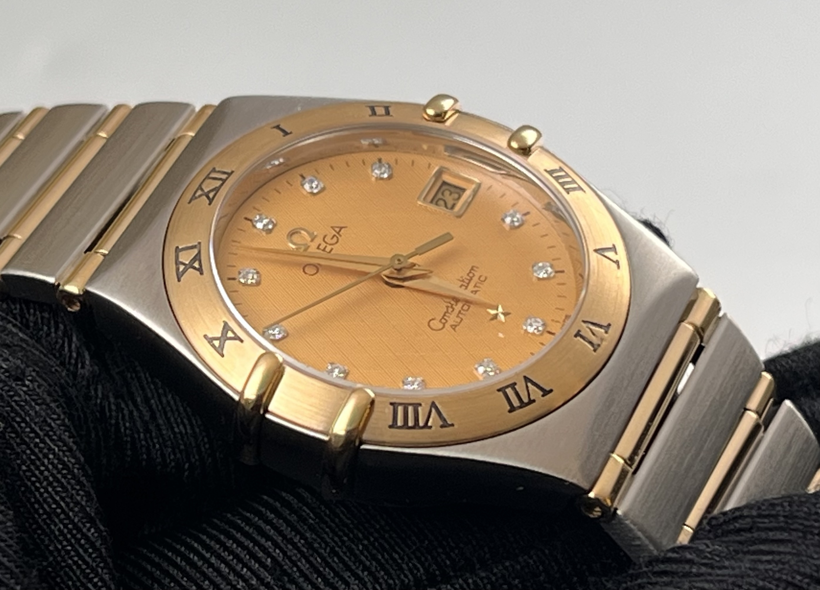 Omega 1292.15.00 detail 3