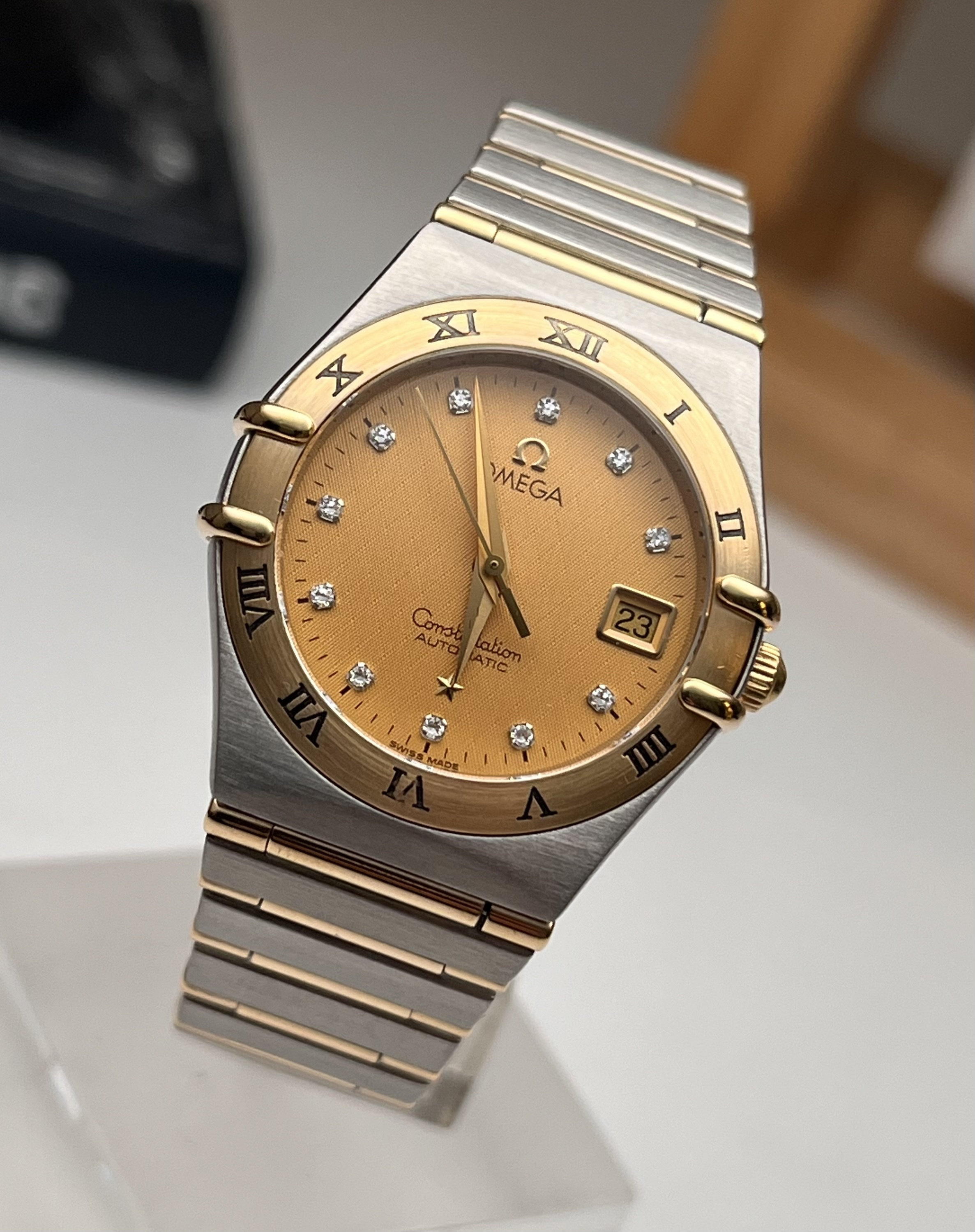 Omega 1292.15.00 detail 1
