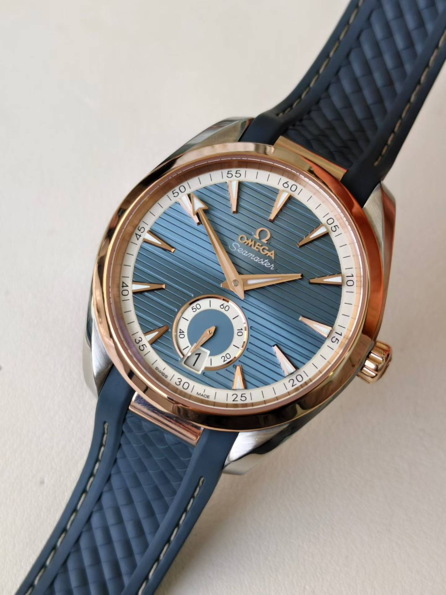 Omega 220.22.41.21.03.001 detail 6