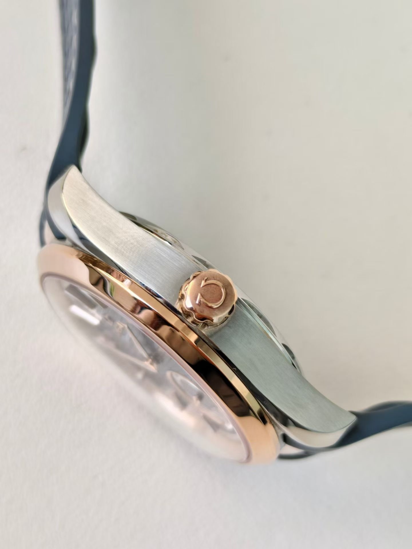 Omega 220.22.41.21.03.001 detail 5