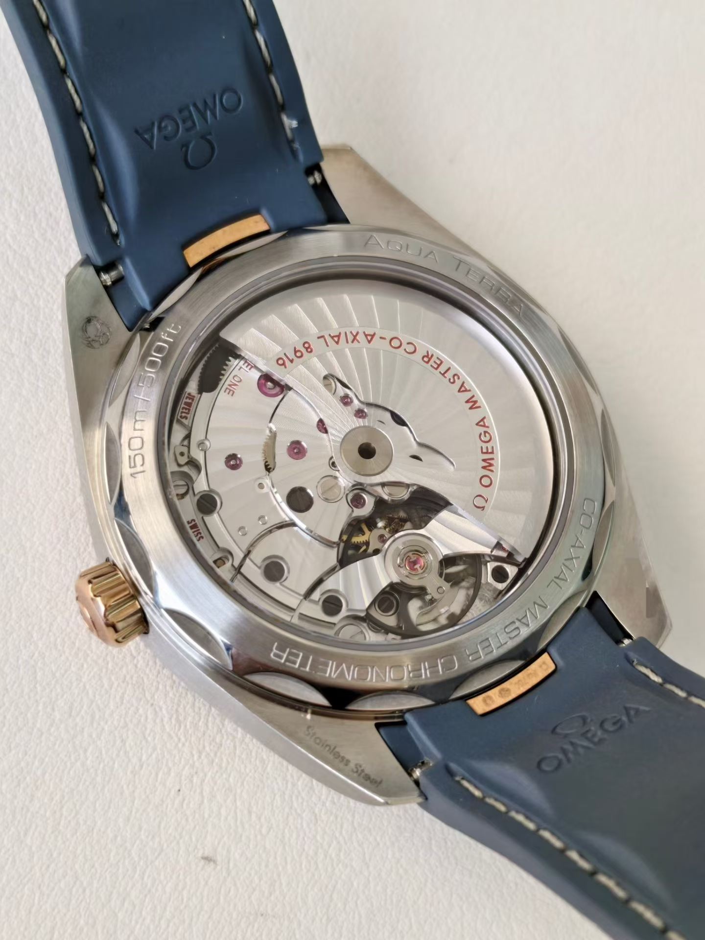Omega 220.22.41.21.03.001 detail 3