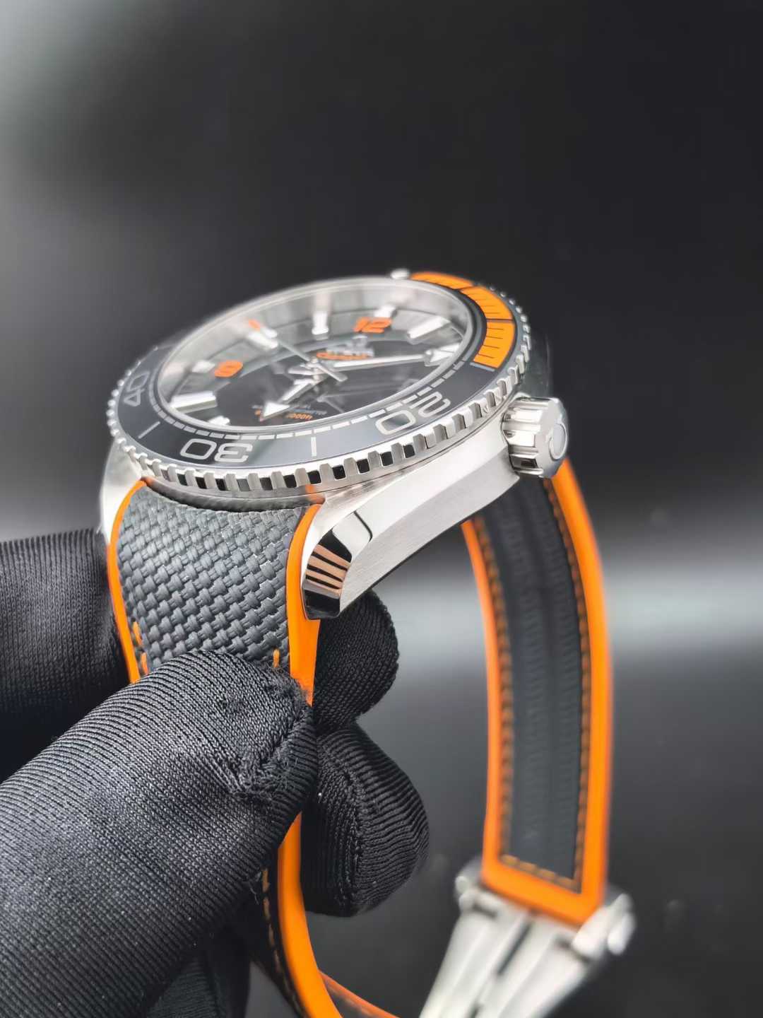 Omega 215.32.44.21.01.001 detail 3