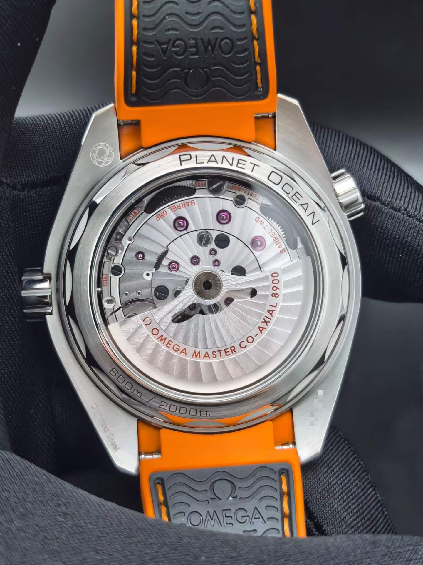 Omega 215.32.44.21.01.001 detail 1