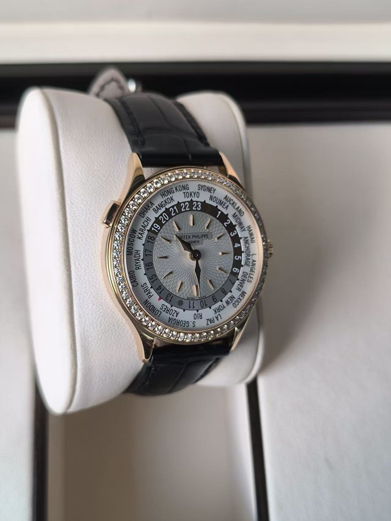 Patek Philippe 7130R-001 detail 2