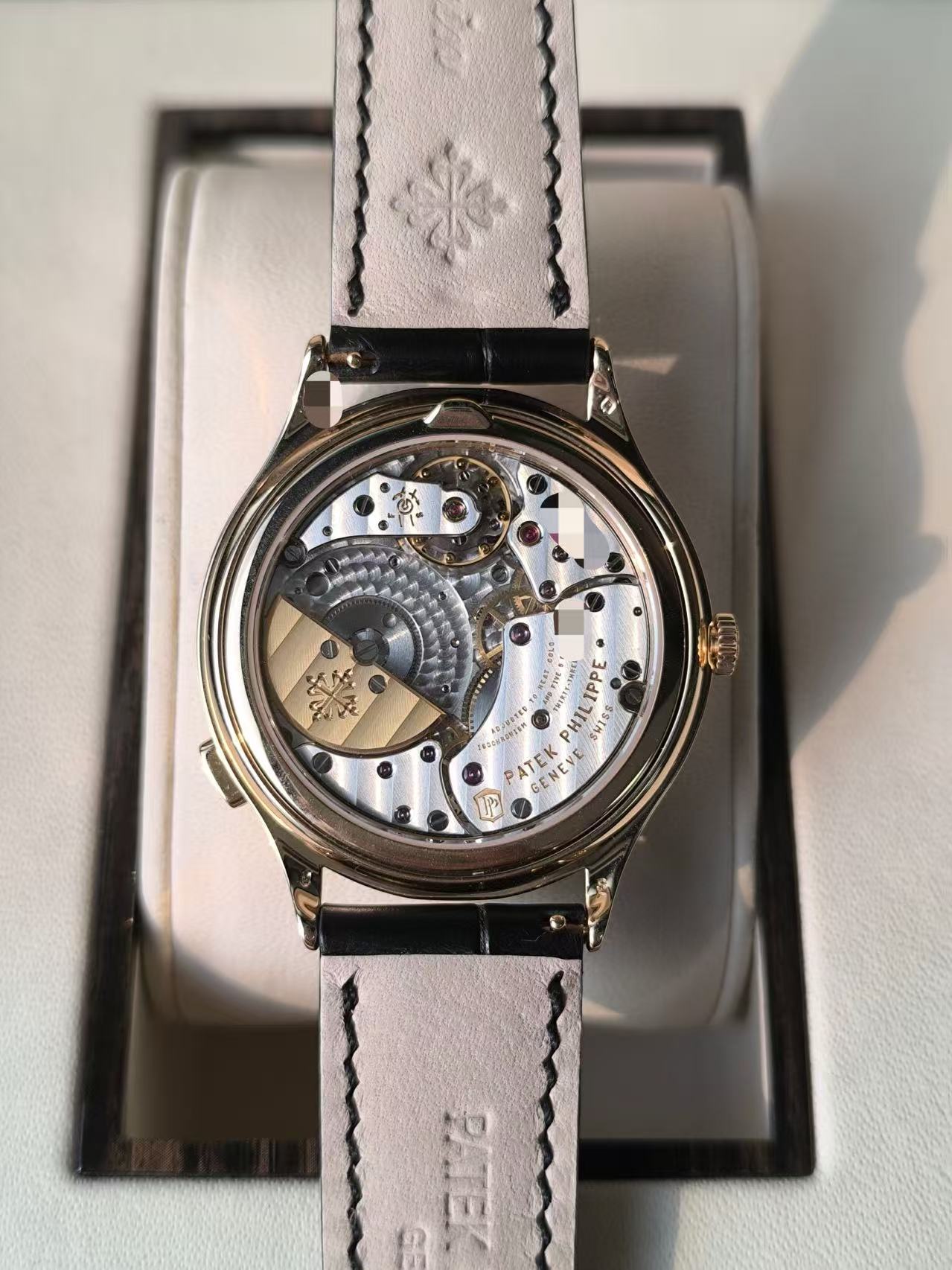 Patek Philippe 7130R-001 detail 3