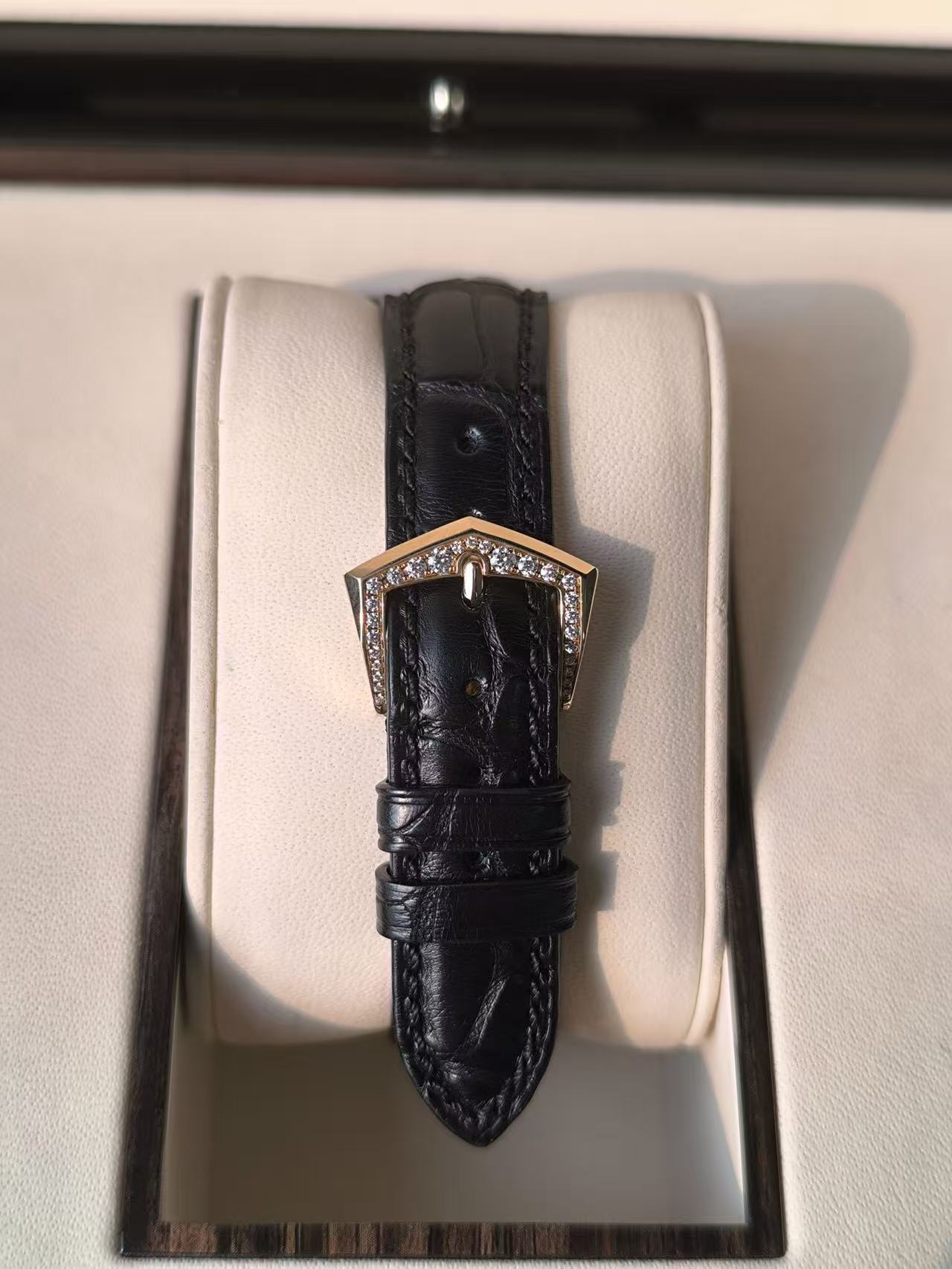 Patek Philippe 7130R-001 detail 4