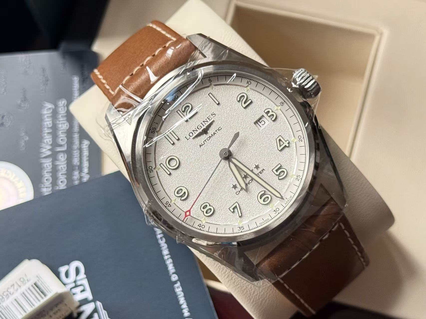 Longines L3.811.4.73.2 detail 1
