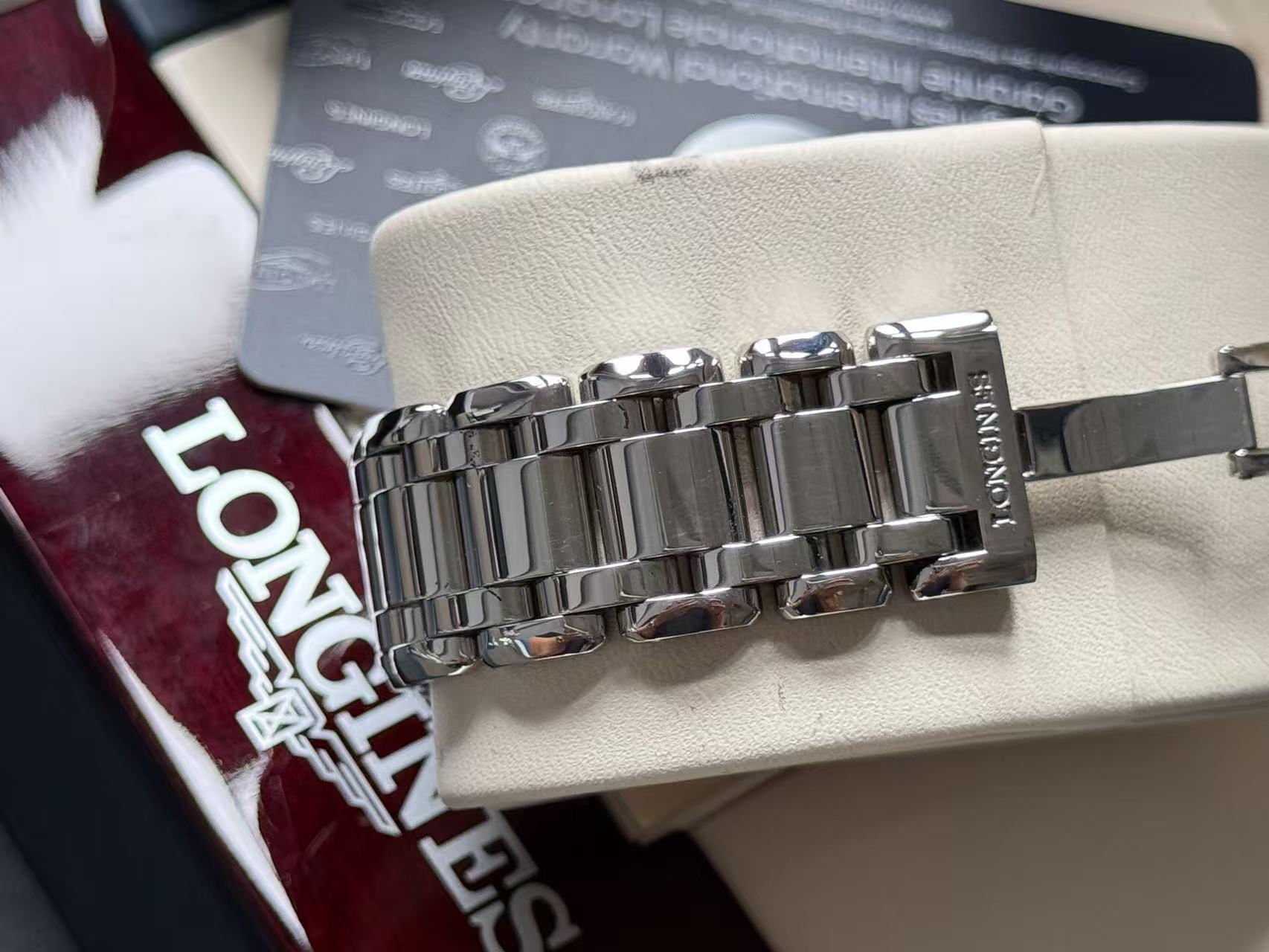 Longines L8.115.4.92.6 detail 4
