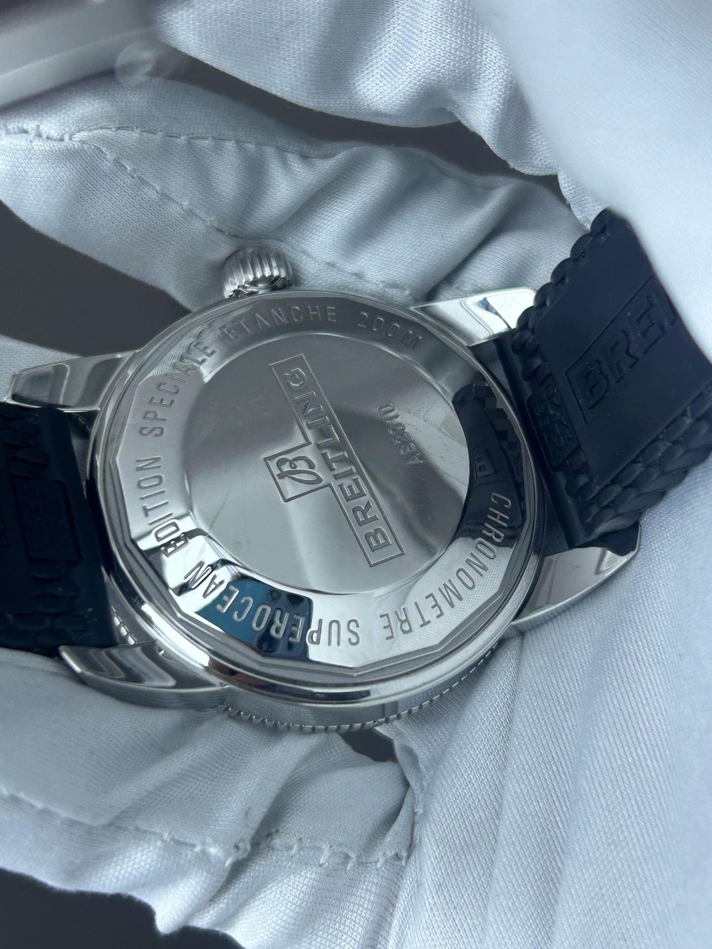 Breitling AB2010121L1S1 detail 5