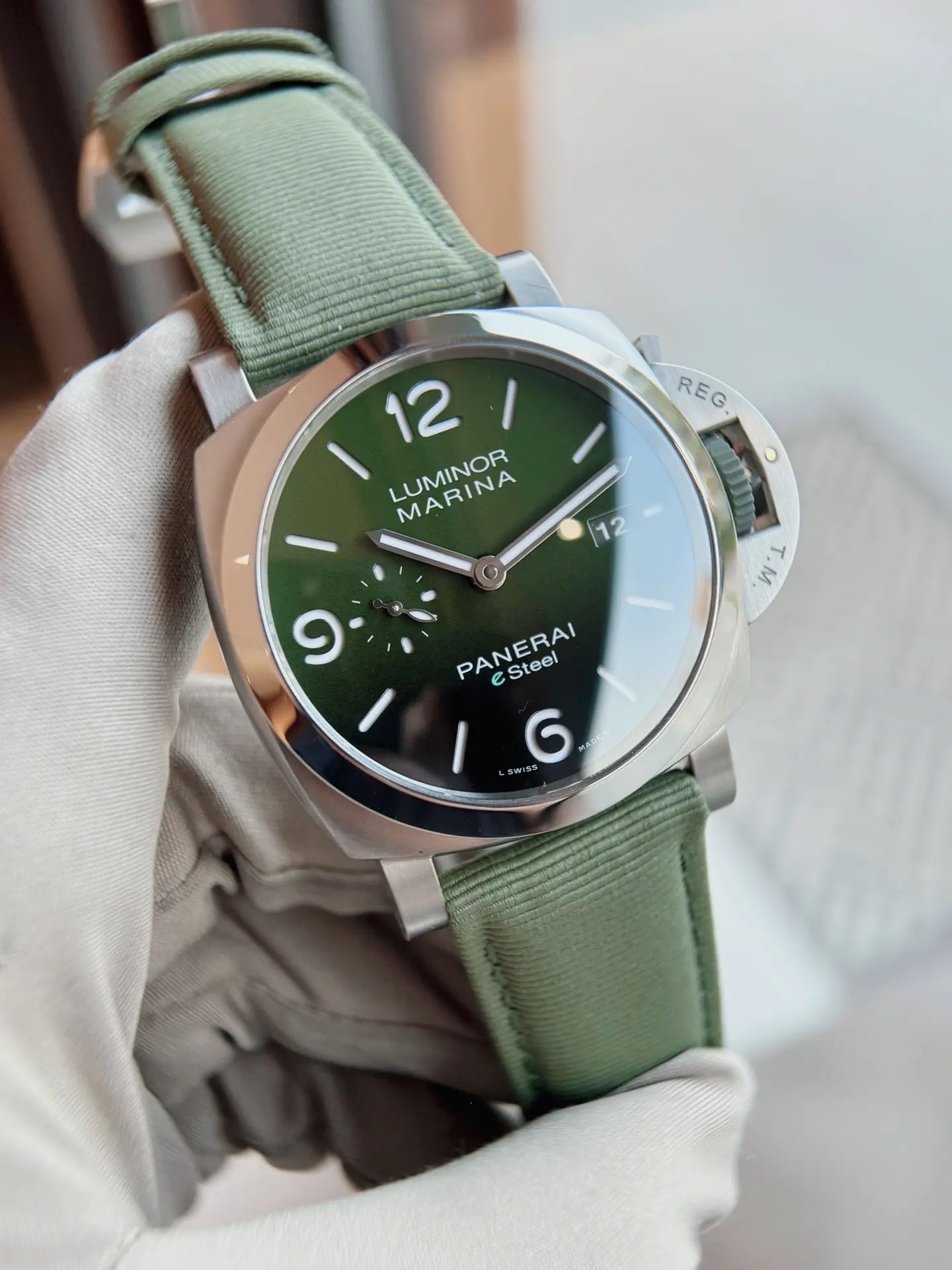 Panerai PAM01356 detail 1