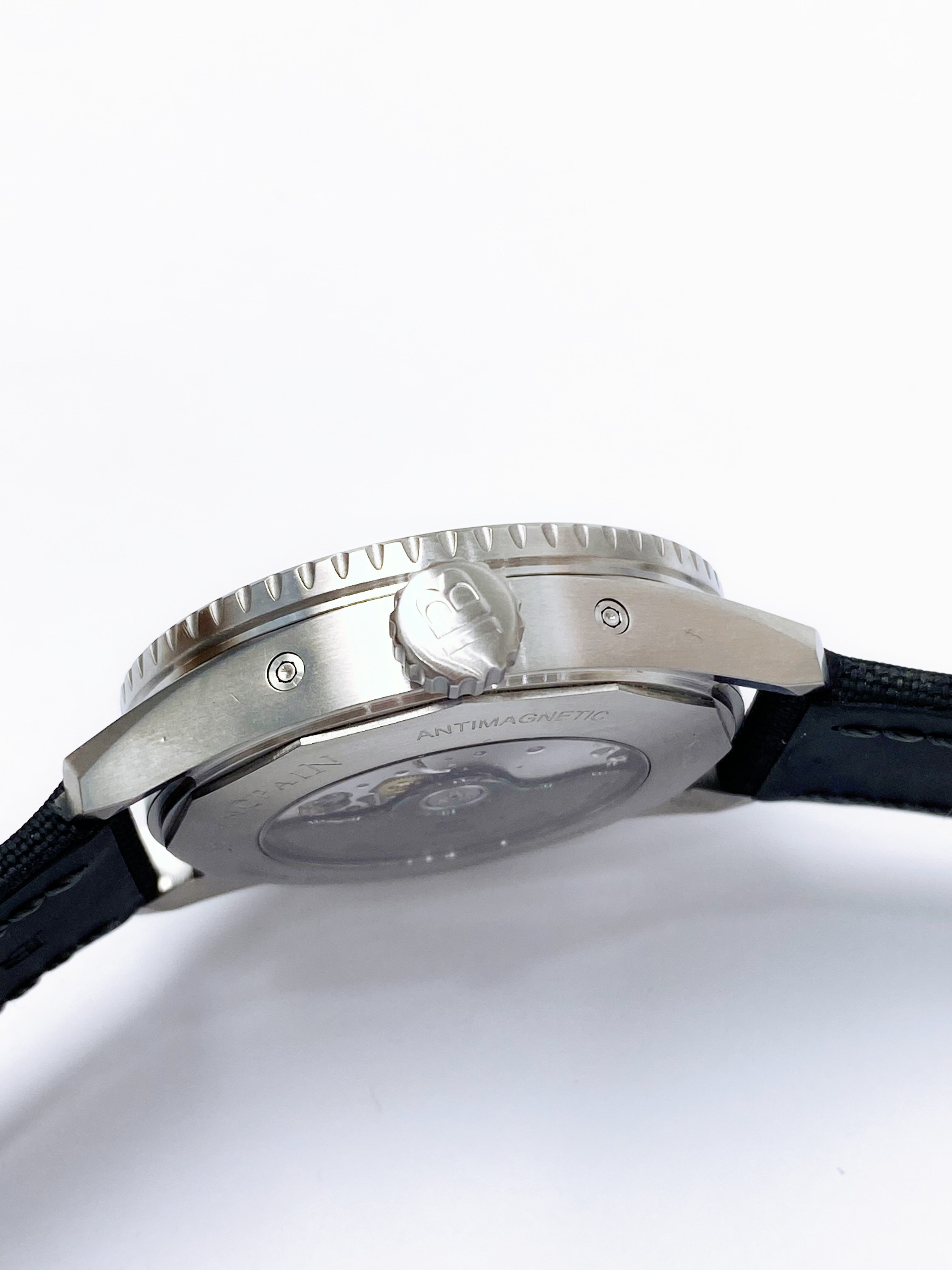 Blancpain 5054 1110 B52A detail 2
