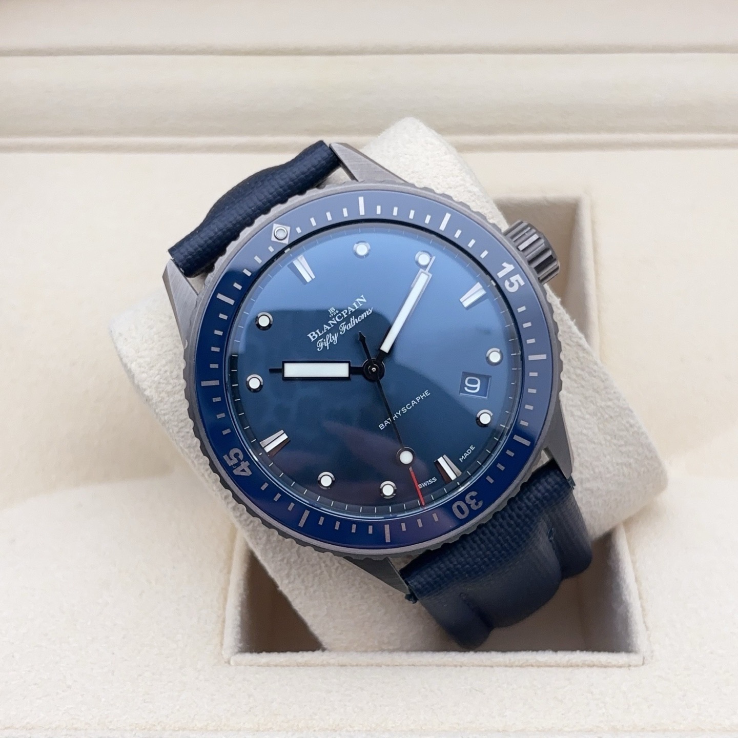 Blancpain 5000-0240-O52A detail 2