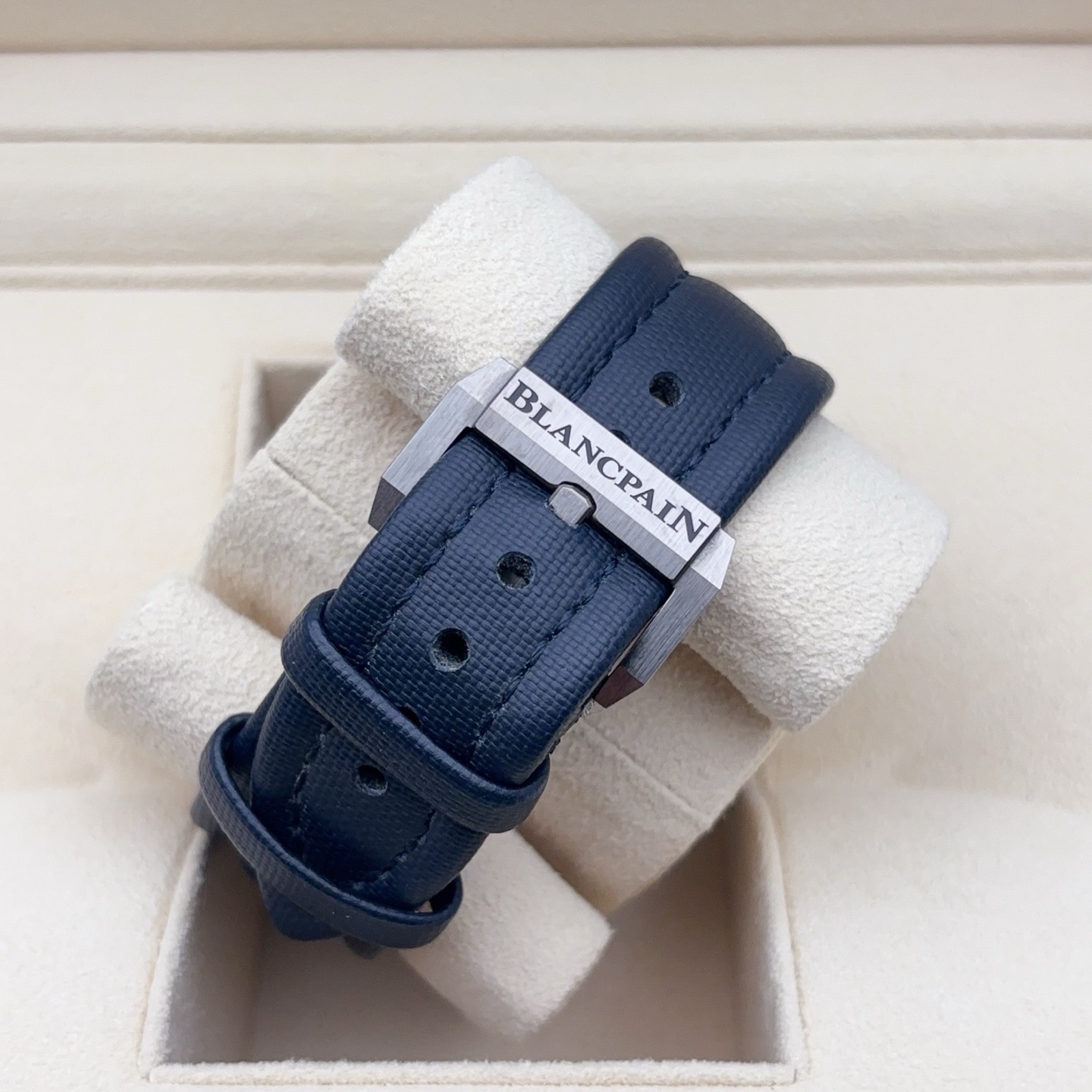 Blancpain 5000-0240-O52A detail 5