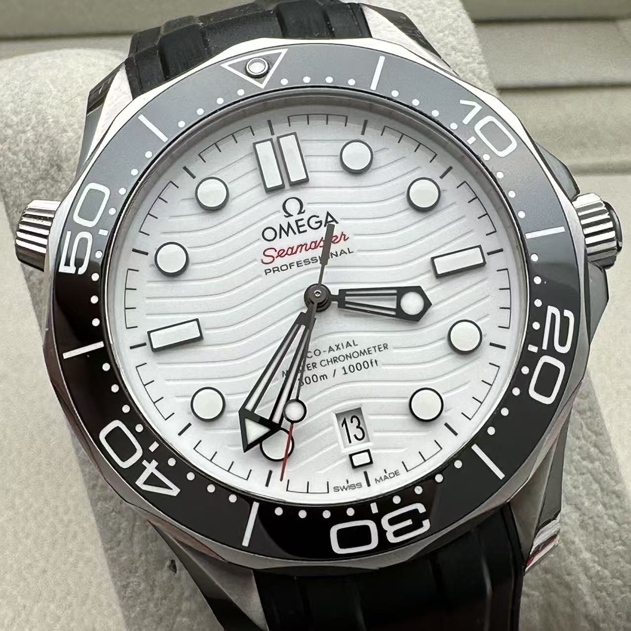 Omega 210.32.42.20.04.001