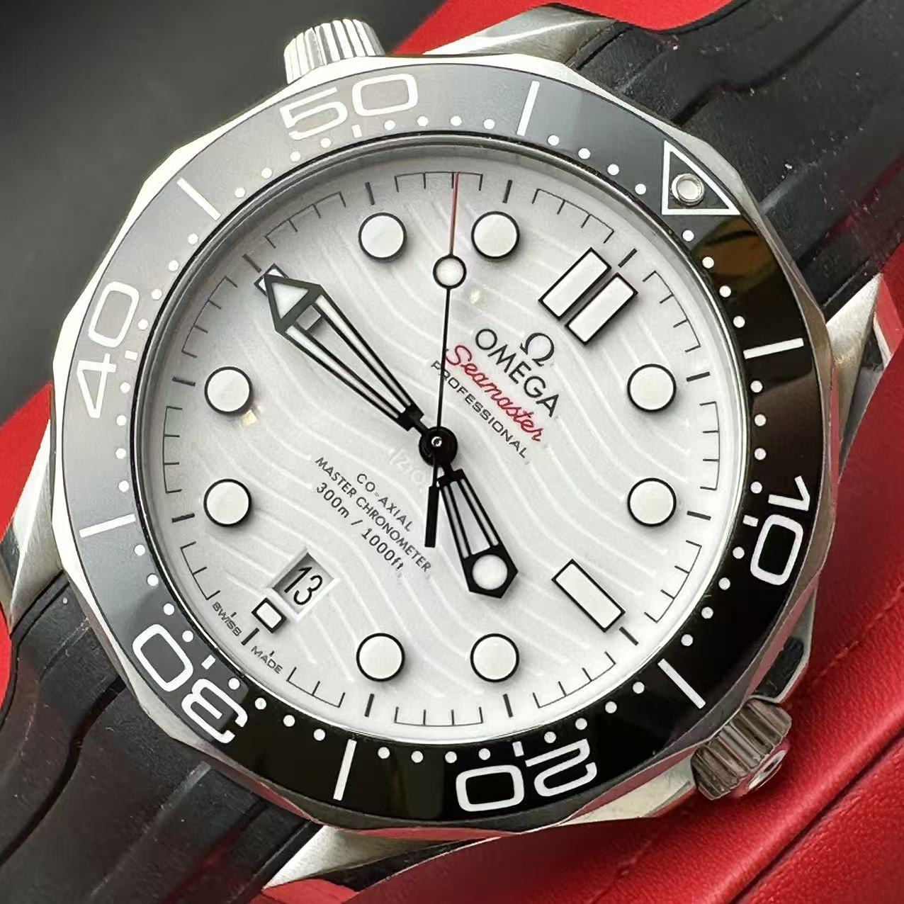 Omega 210.32.42.20.04.001 detail 6