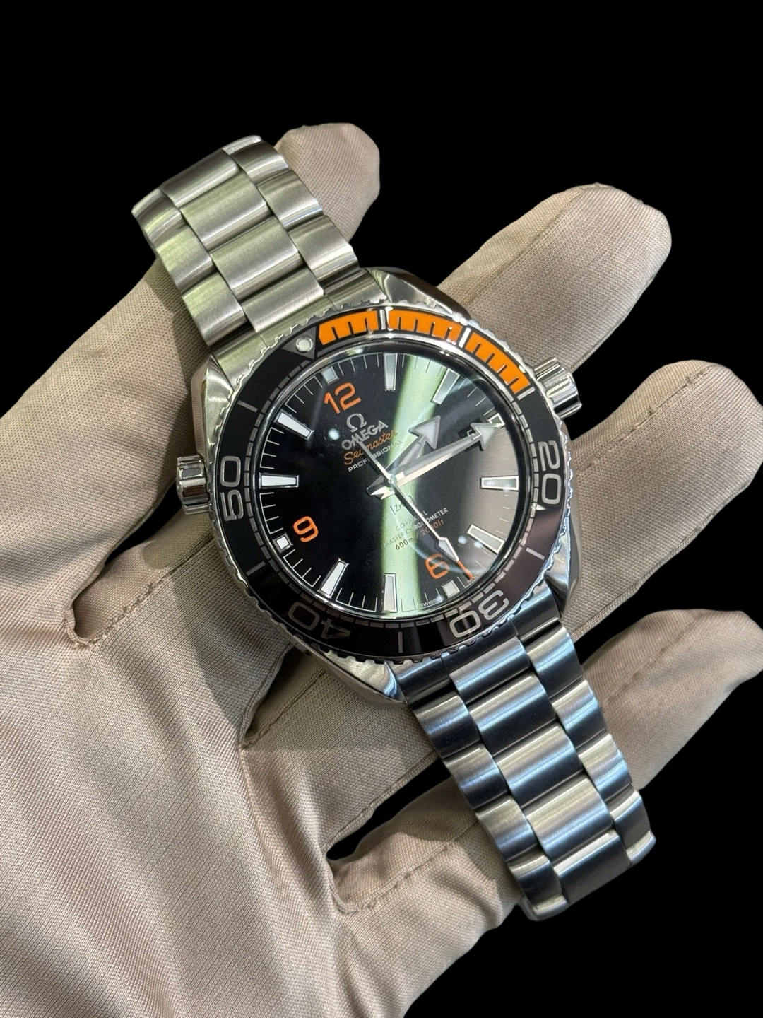 Omega 215.30.44.21.01.002 detail 1