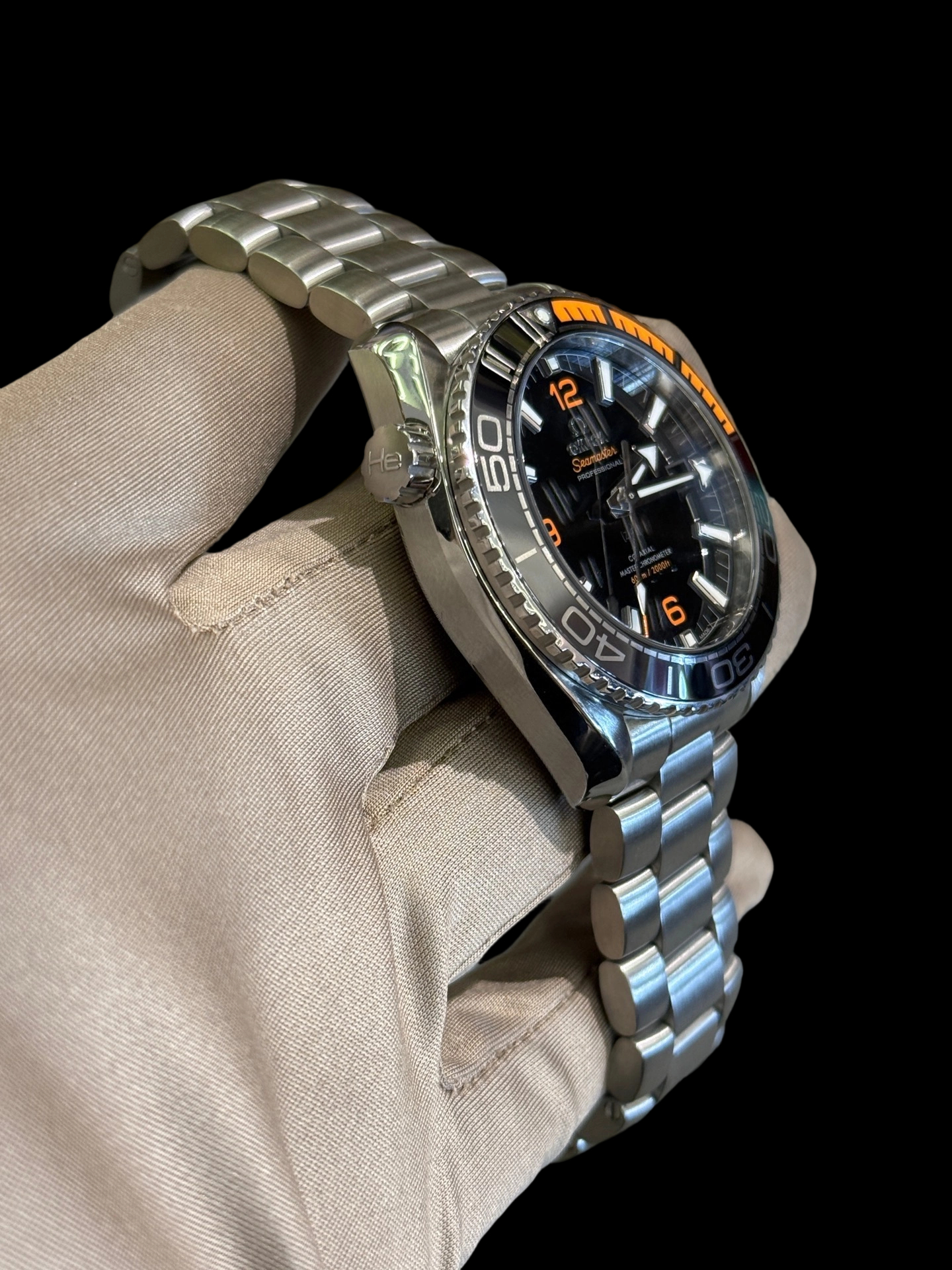 Omega 215.30.44.21.01.002 detail 3