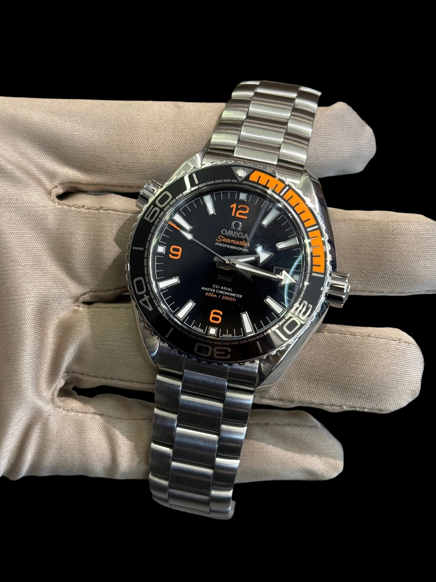 Omega 215.30.44.21.01.002 detail 2