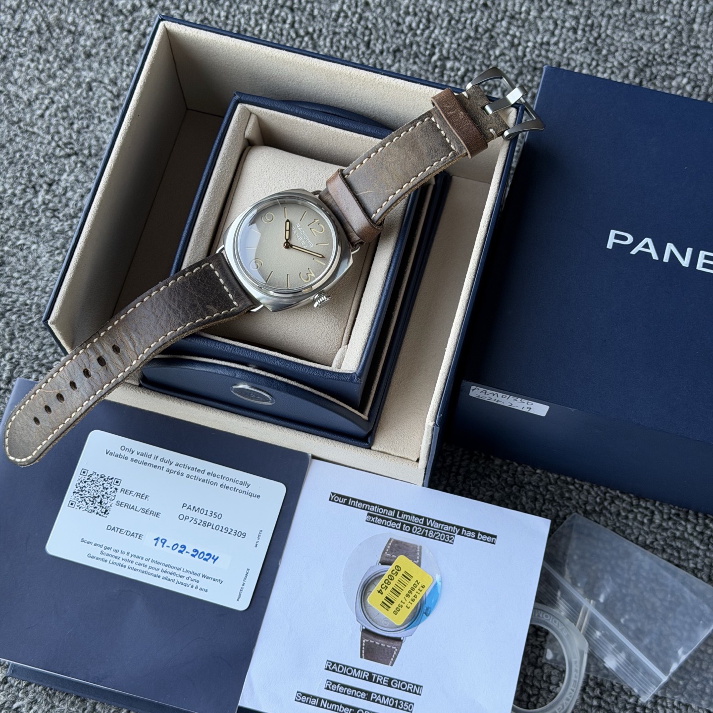 Panerai PAM01350 detail 6