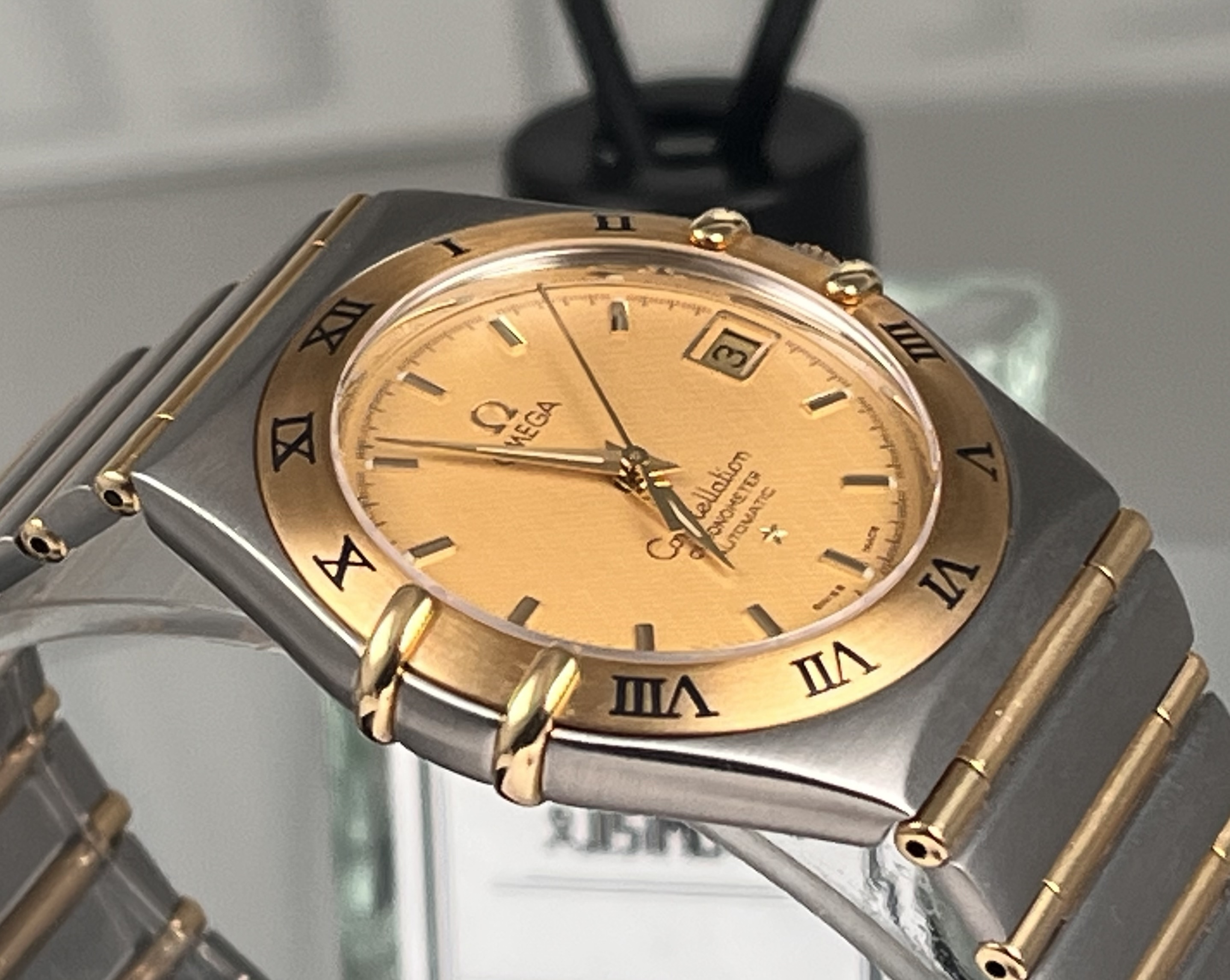 Omega 1202.10.00 detail 4
