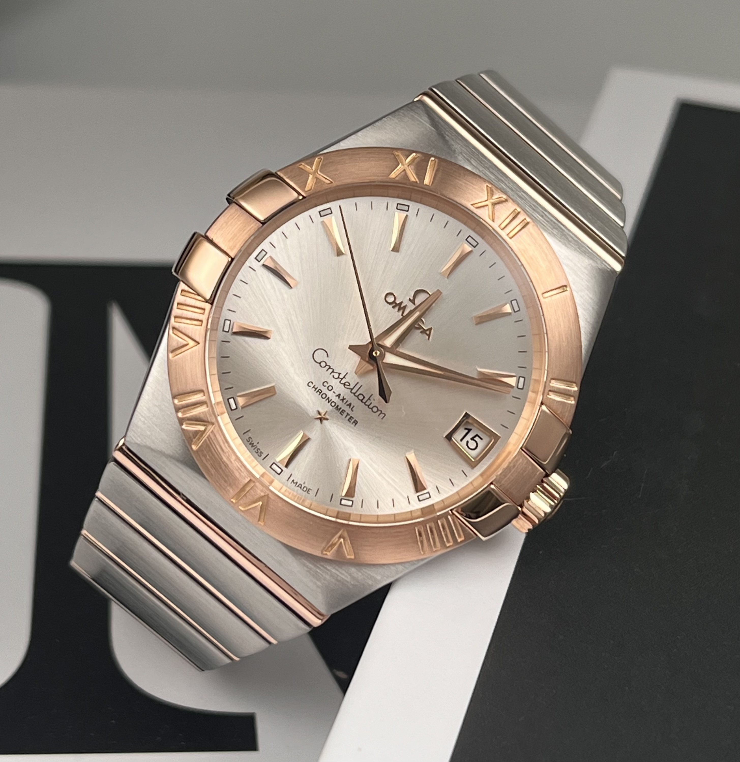 Omega 123.20.38.21.02.001 detail 2