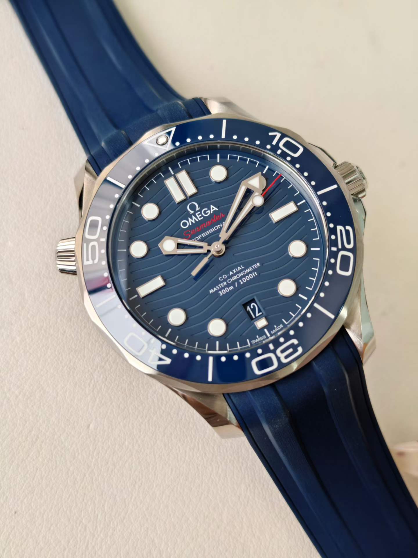 Omega 210.32.42.20.03.001 detail 4