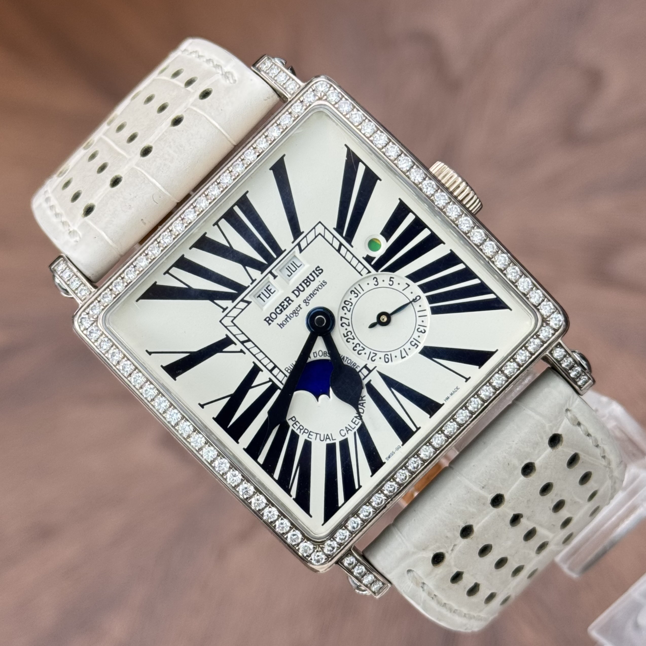 Roger Dubuis Vintage detail 1