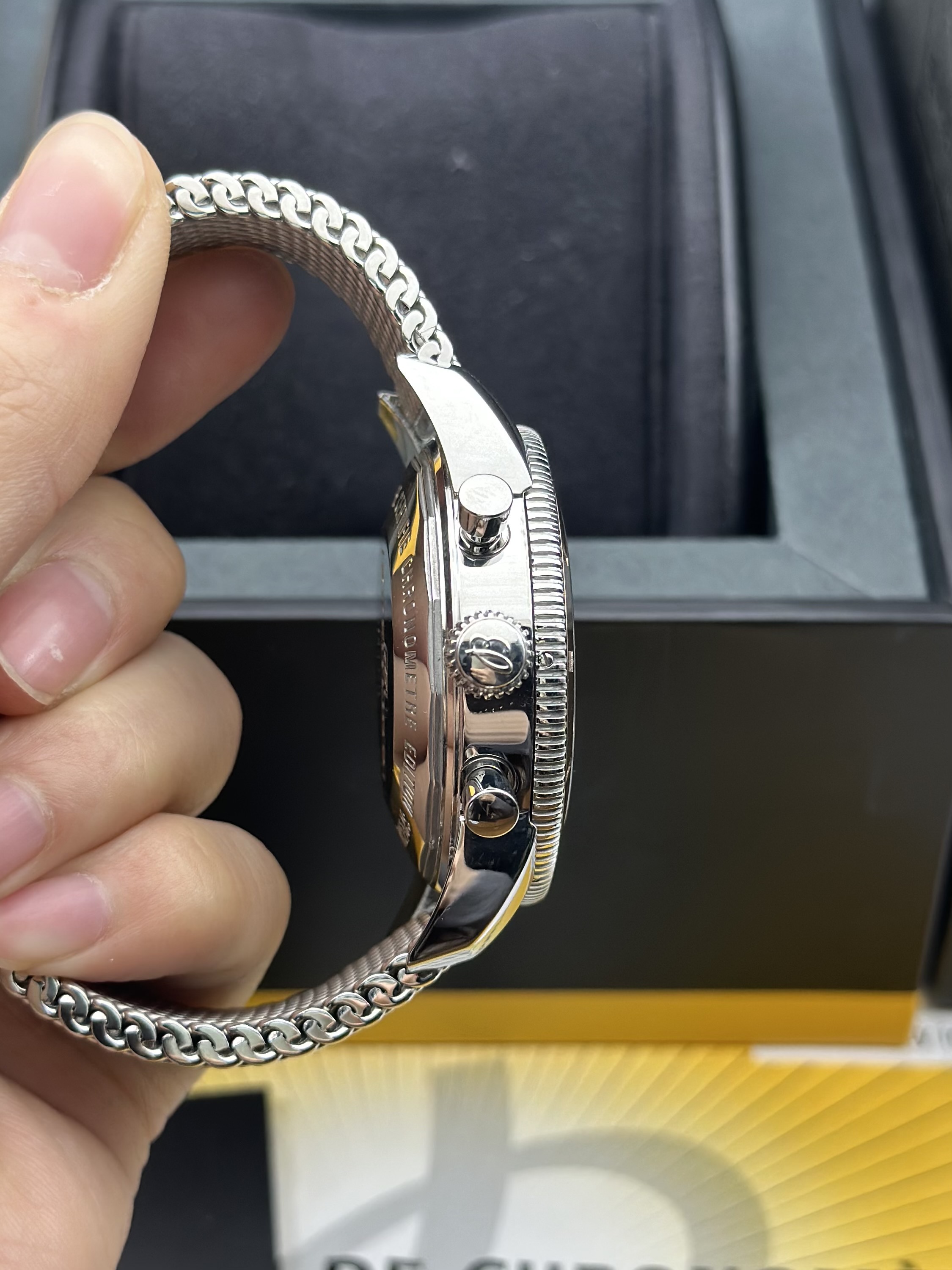 Breitling U2337012-BB81-154 detail 3