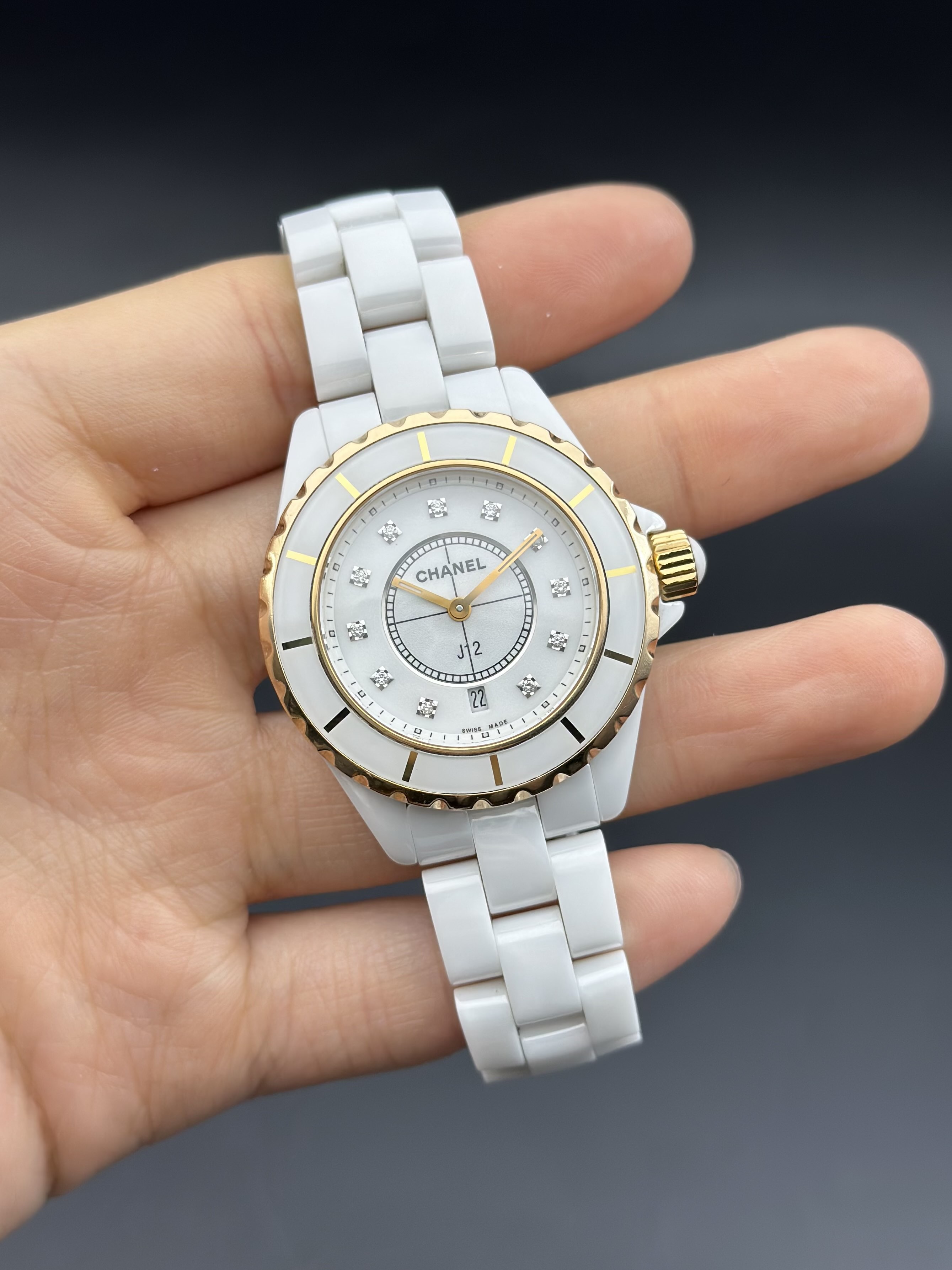 Chanel H2181 detail 1